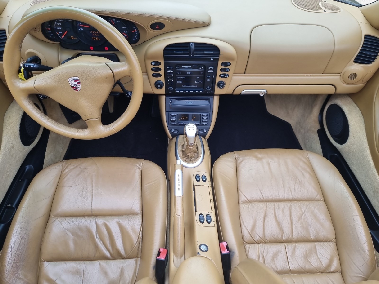 PORSCHE 911 Carrera 4 Cabrio-image-10