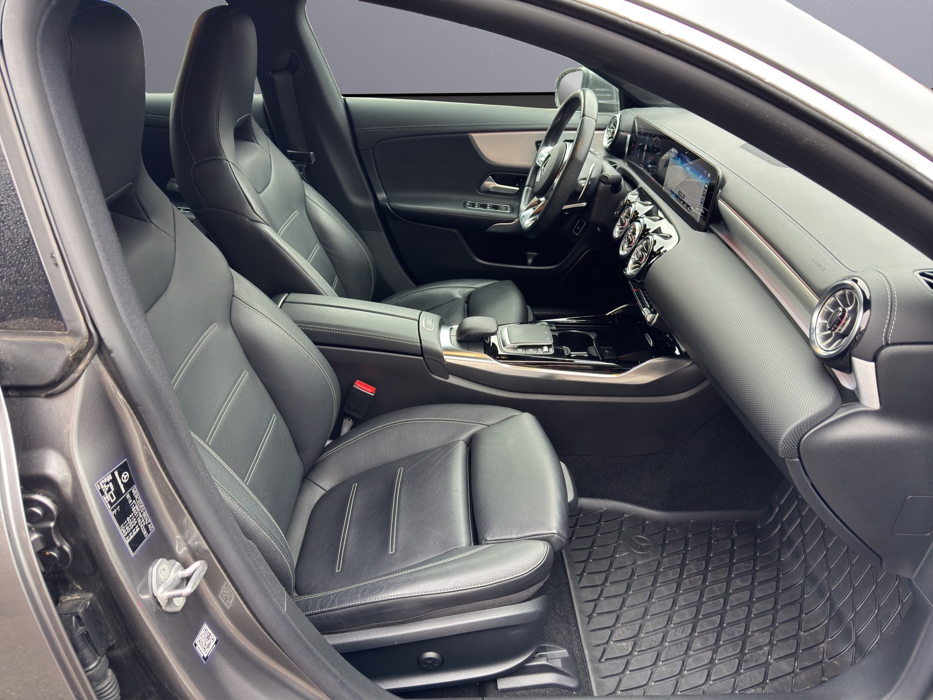 MERCEDES-BENZ CLA Shooting Brake 35 AMG 4Matic 7G-DCT-image-14