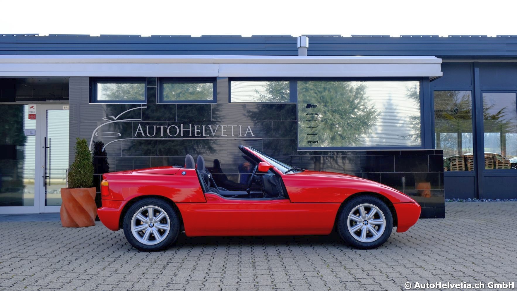 BMW Z1-showroom-element-3