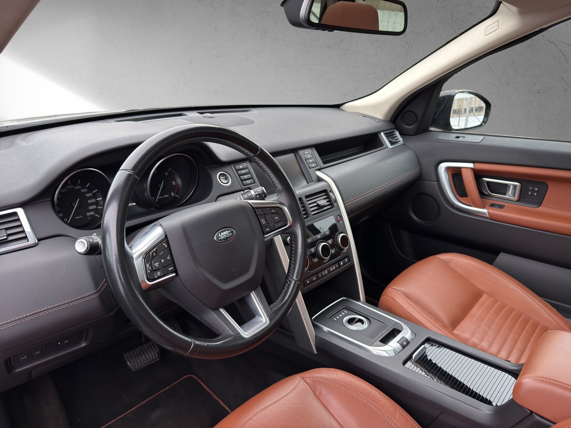LAND ROVER Discovery Sport 2.2SD4 HSE Luxury AT9-image-5