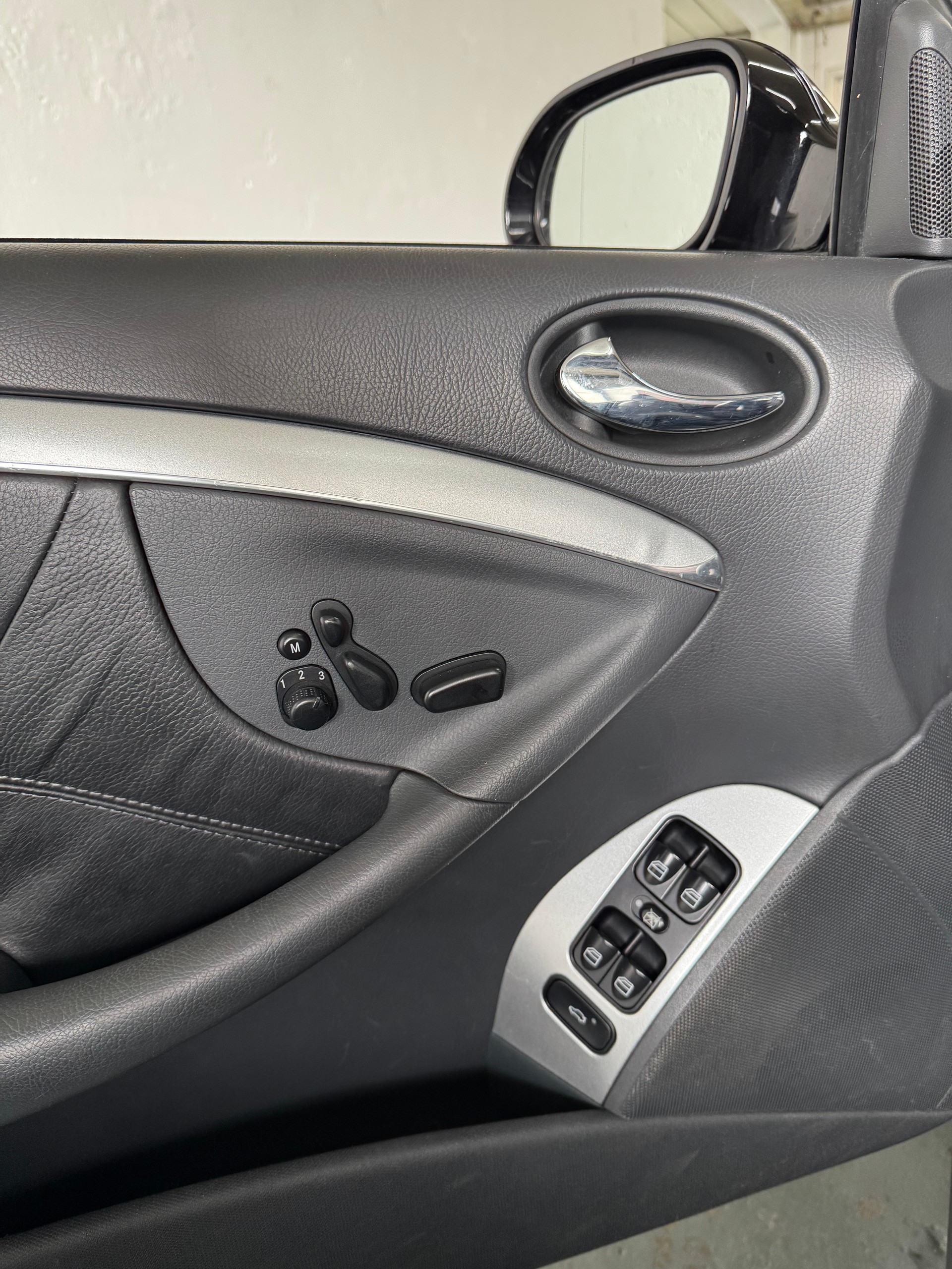 MERCEDES-BENZ CLK 55 AMG Avantgarde Automatic-image-25