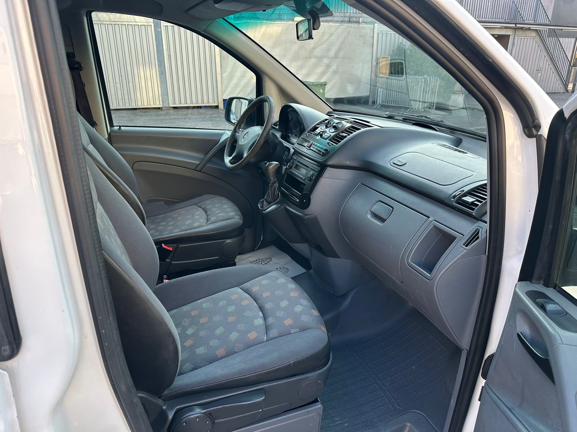 MERCEDES-BENZ Vito 111 CDI 4x4-image-14