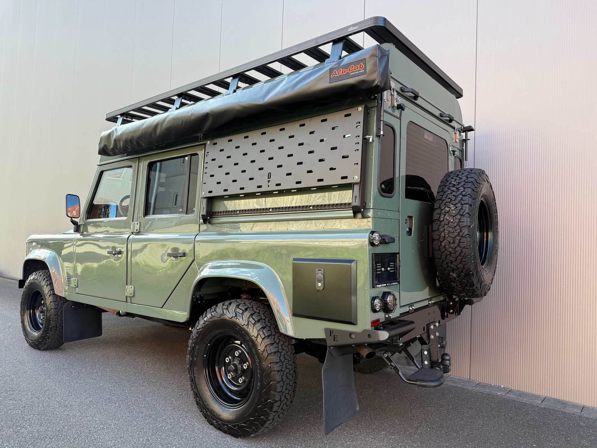 LAND ROVER Defender 110 300TDi Weltreisefahrzeug-showroom-element-2