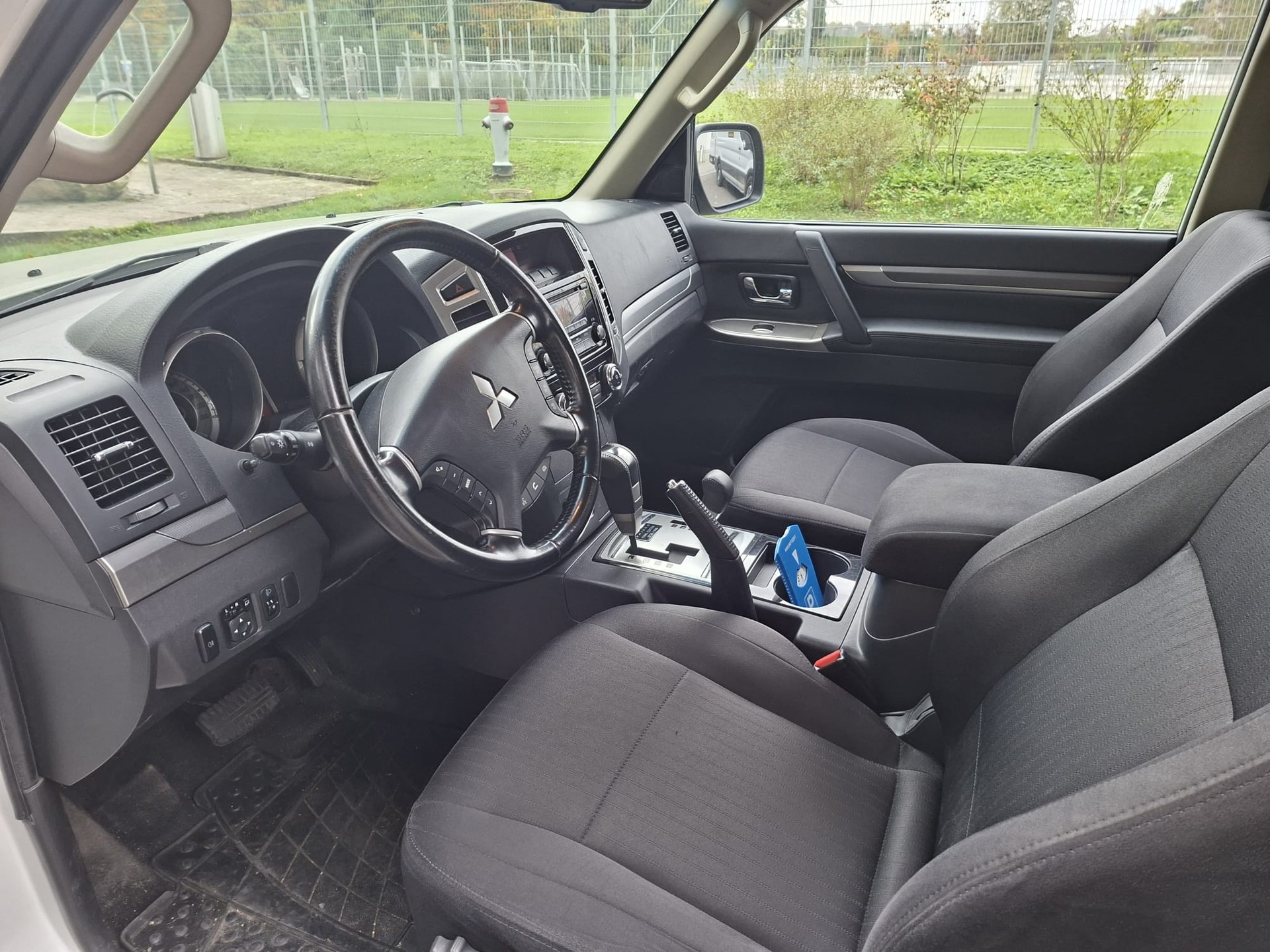MITSUBISHI Pajero 3.2 DI-D Diamond Automatic-image-8
