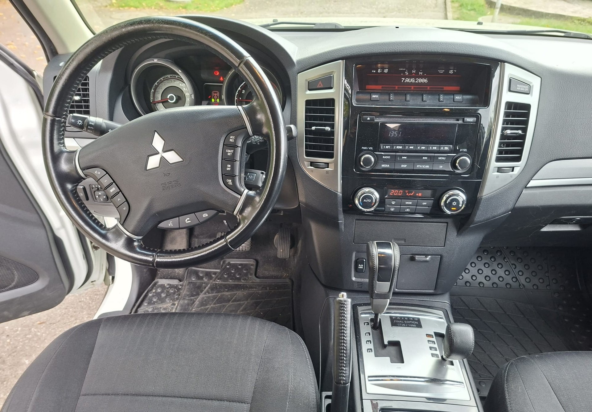 MITSUBISHI Pajero 3.2 DI-D Diamond Automatic-image-7