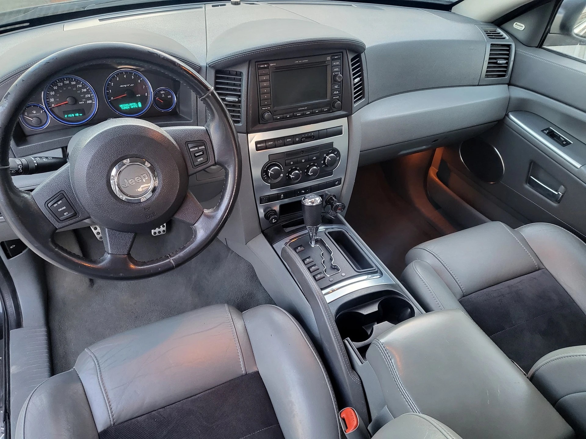 JEEP JEEP Grand Cherokee 6.1 HEMI SRT8 Automatic-image-13