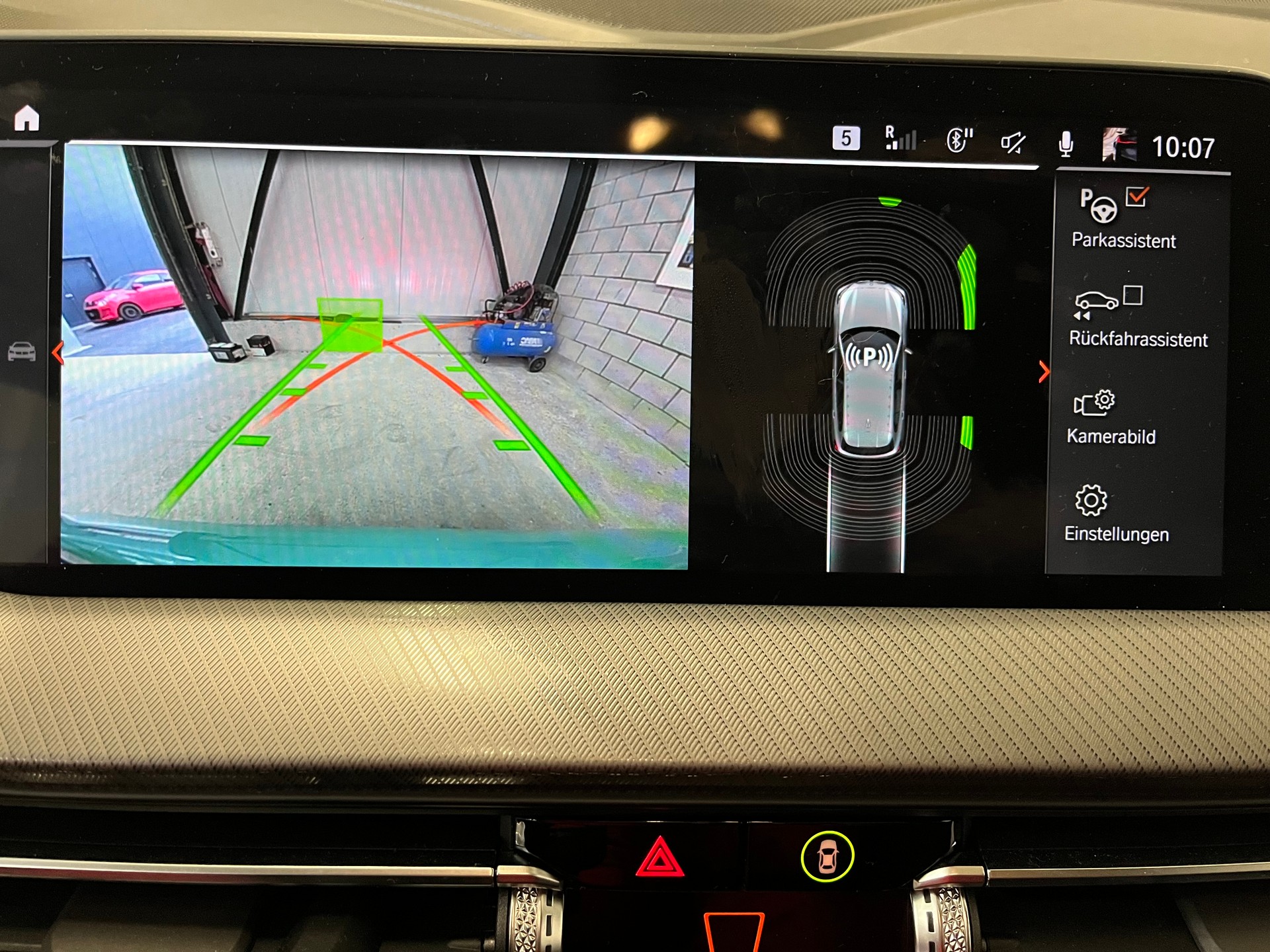 BMW M135i xDrive Steptronic-image-11