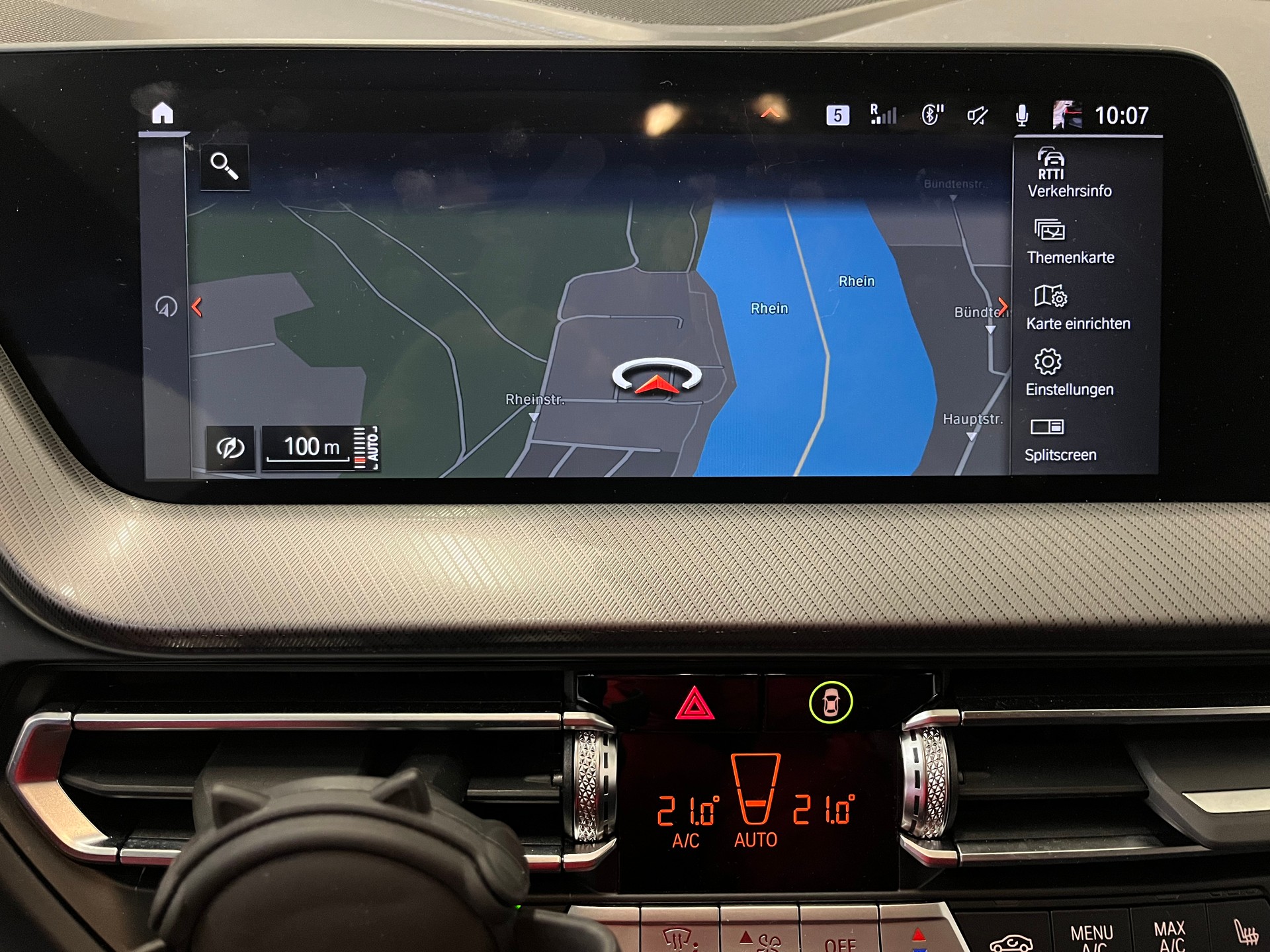 BMW M135i xDrive Steptronic-image-12