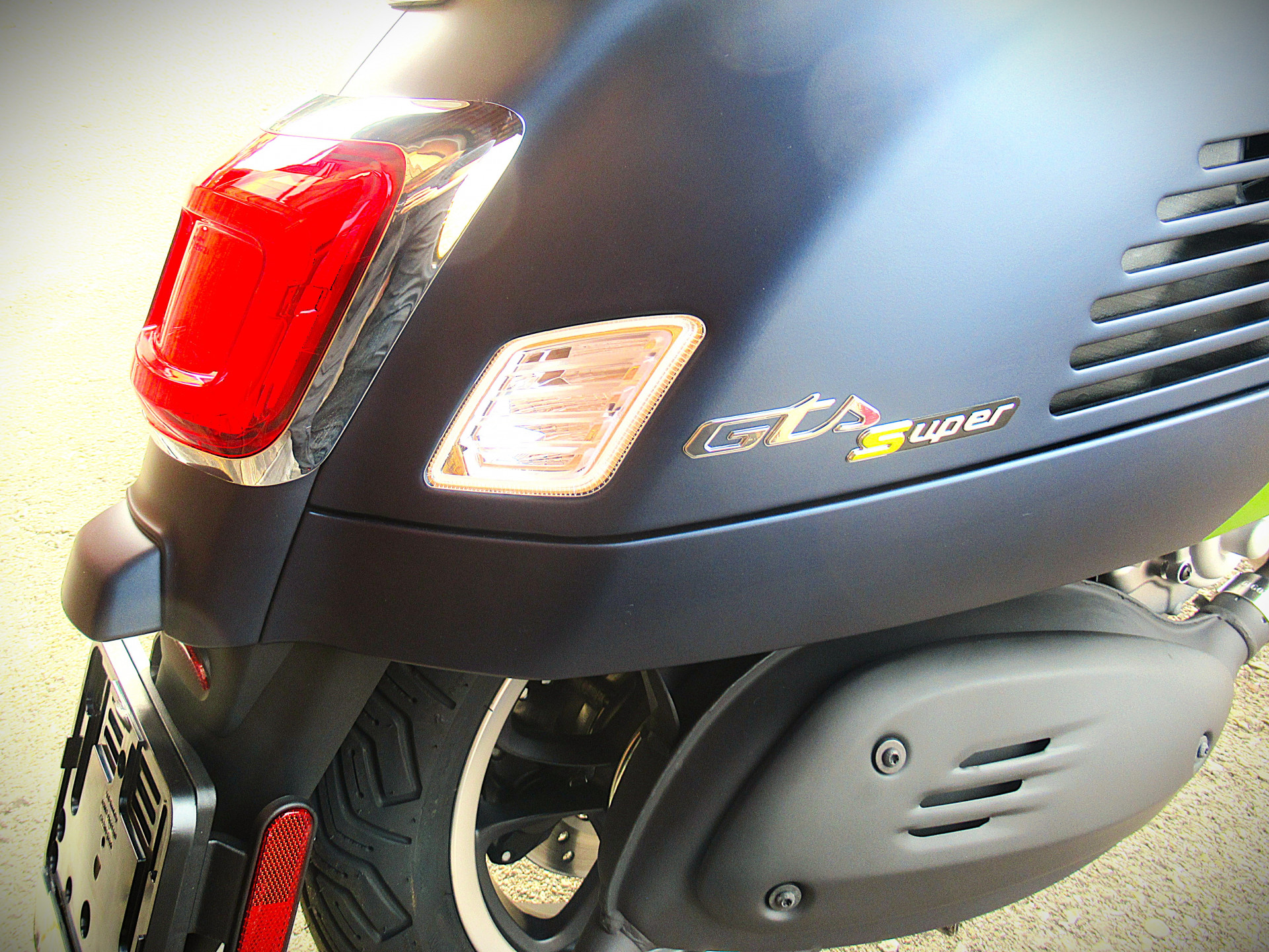 PIAGGIO Vespa GTS 310 Super Tech-image-1