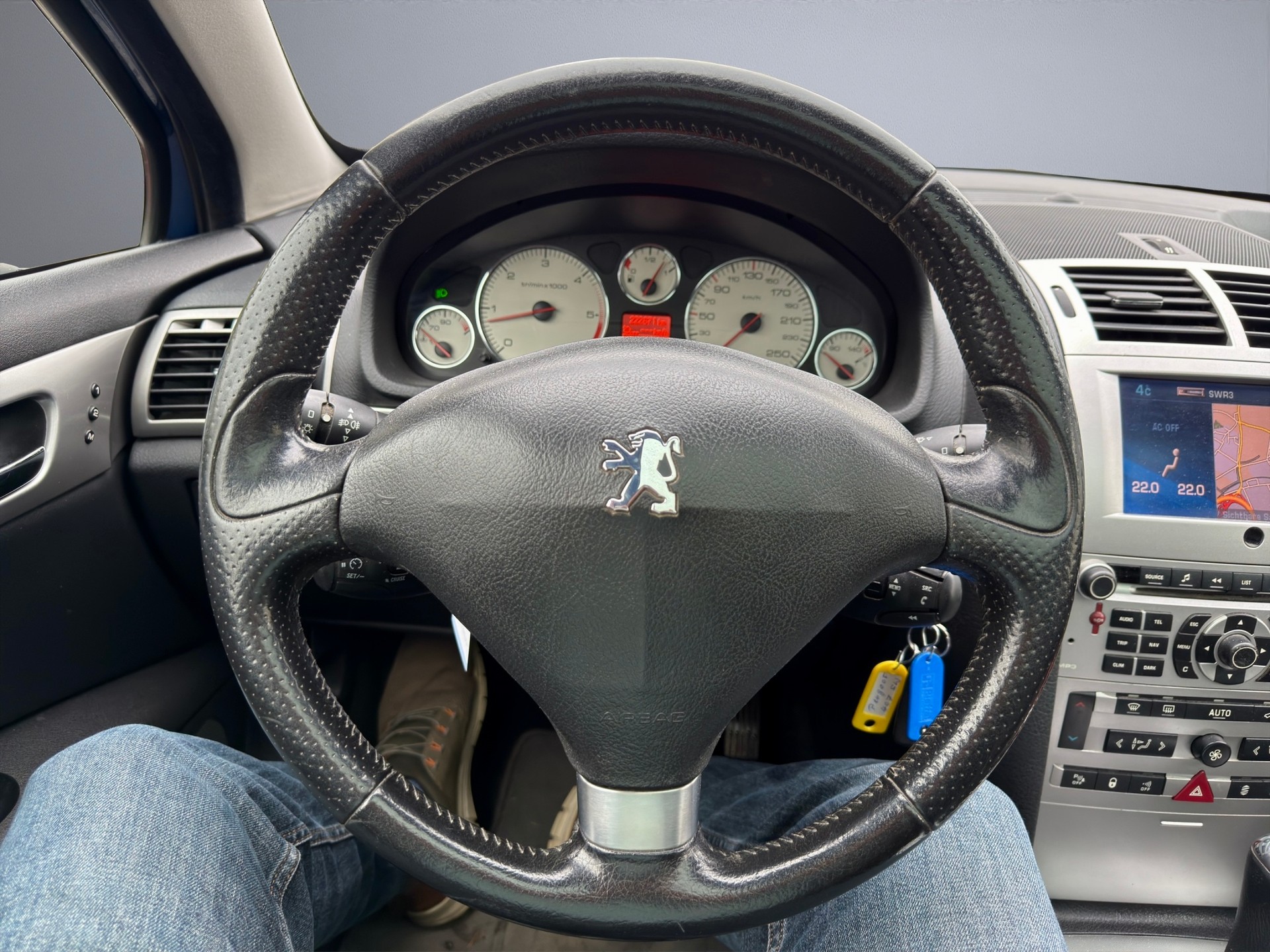 PEUGEOT 407 SW 2.7 HDI Platinium Edition Automatic, Automatic, Panoramadach, Ledersitze mit Memory, Anhängerkupplung-image-13
