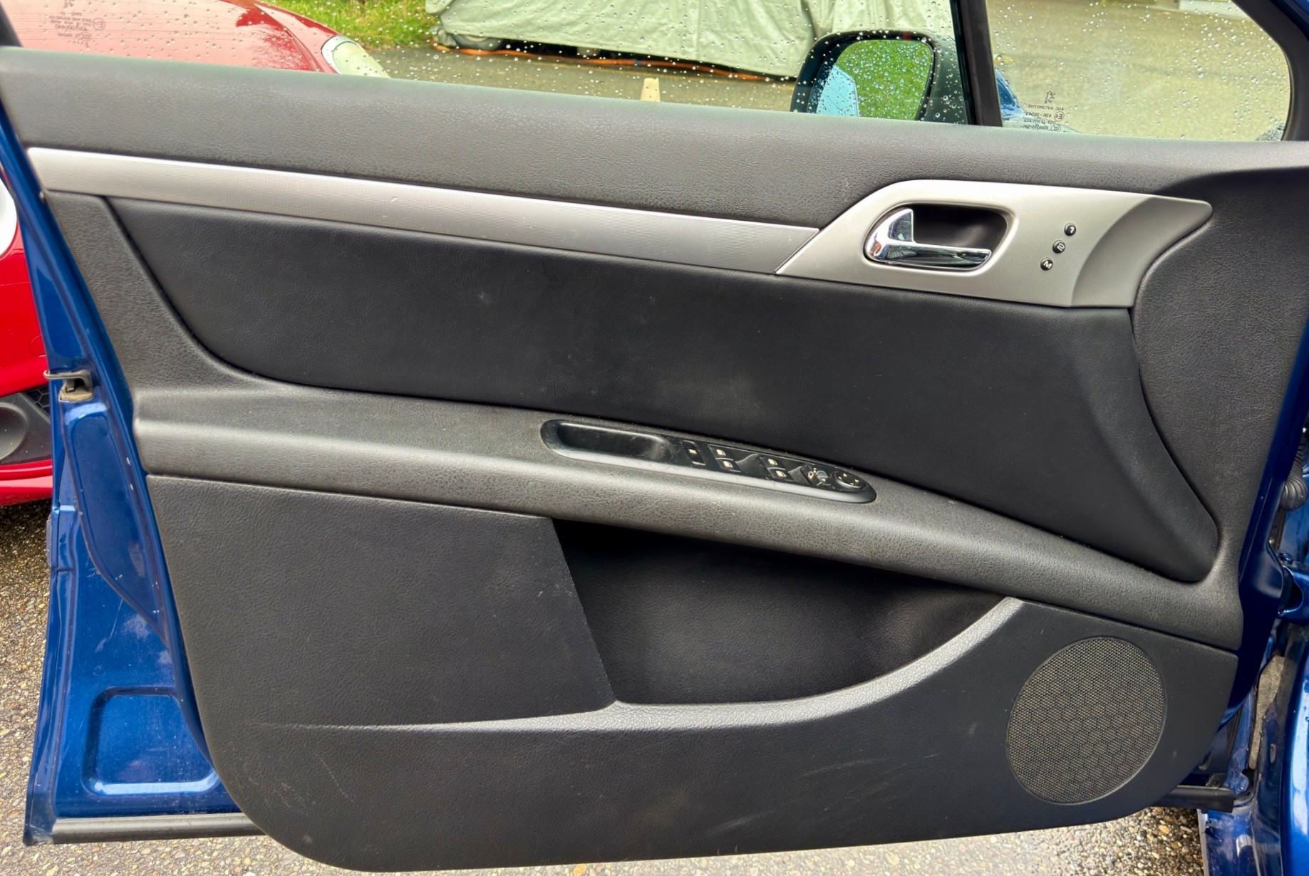 PEUGEOT 407 SW 2.7 HDI Platinium Edition Automatic, Automatic, Panoramadach, Ledersitze mit Memory, Anhängerkupplung-image-15