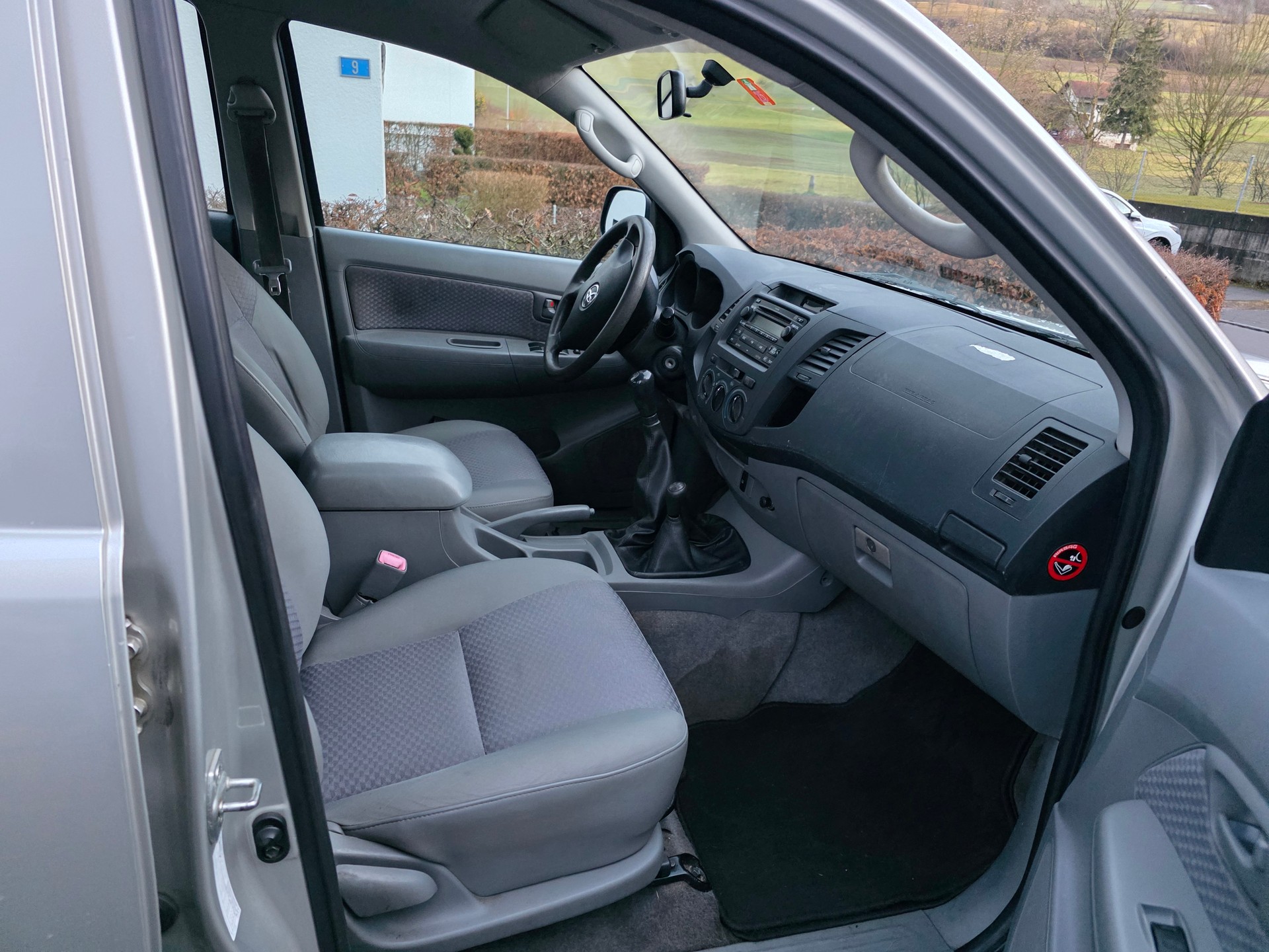 TOYOTA Hilux 4x4 DoubleCab LineaTerra-image-10
