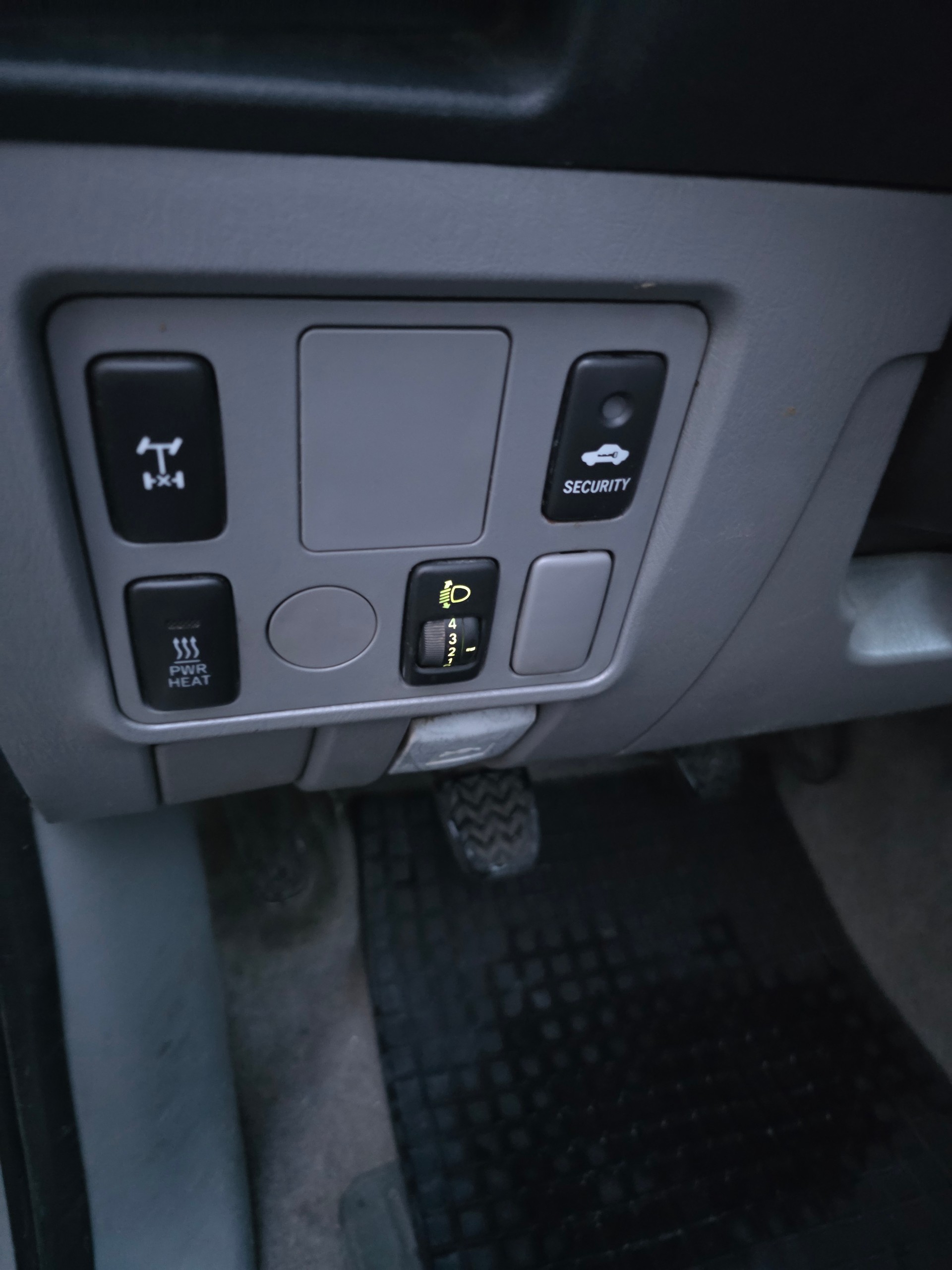 TOYOTA Hilux 4x4 DoubleCab LineaTerra-image-18