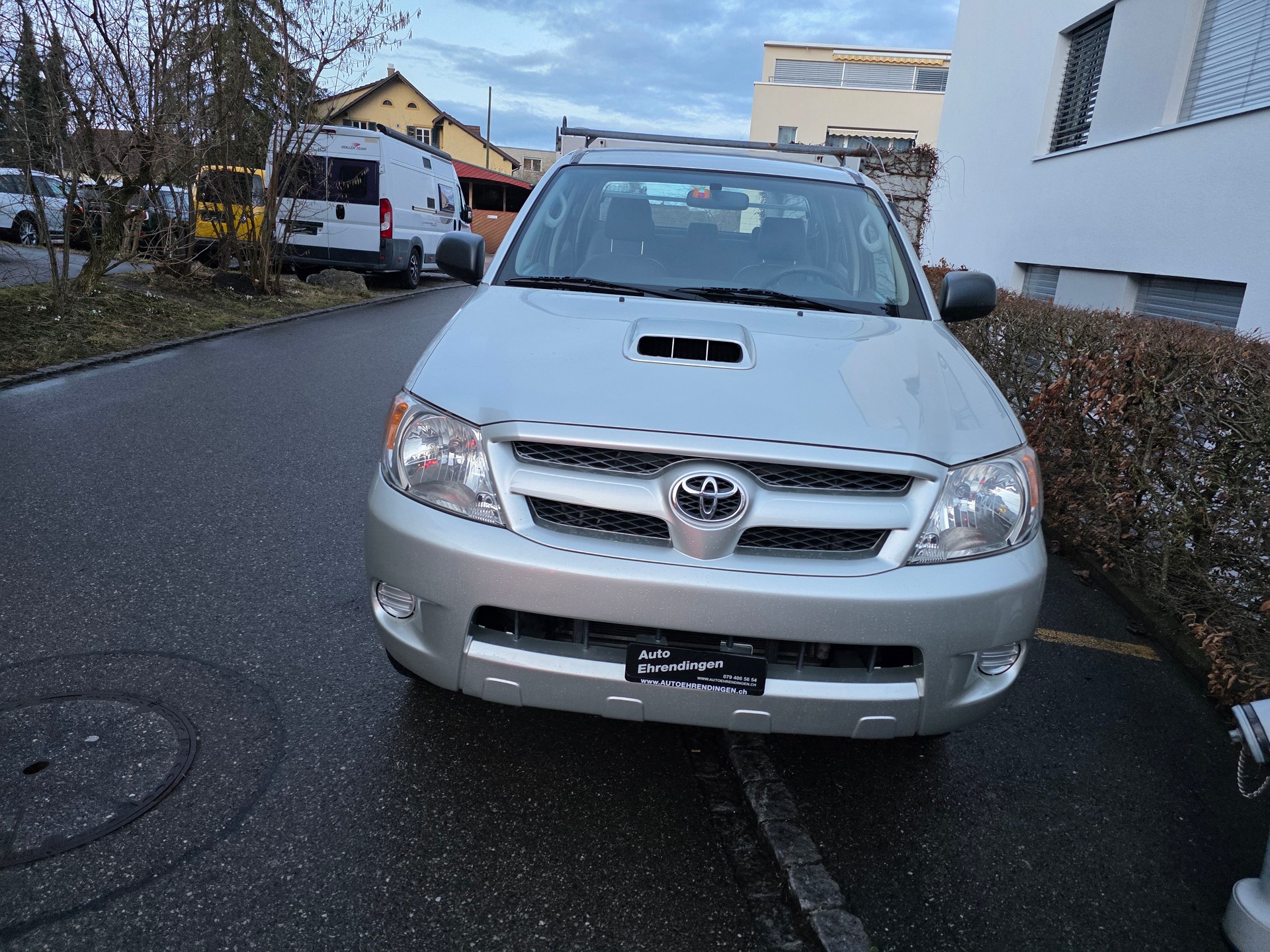 TOYOTA Hilux 4x4 DoubleCab LineaTerra-showroom-element-1