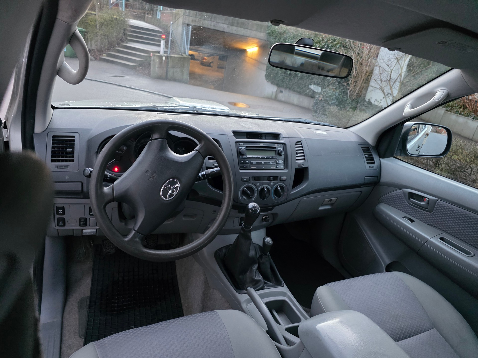 TOYOTA Hilux 4x4 DoubleCab LineaTerra-image-9