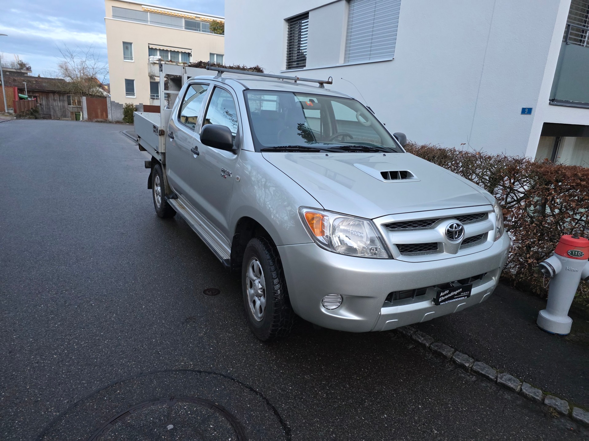 TOYOTA Hilux 4x4 DoubleCab LineaTerra-showroom-element-2