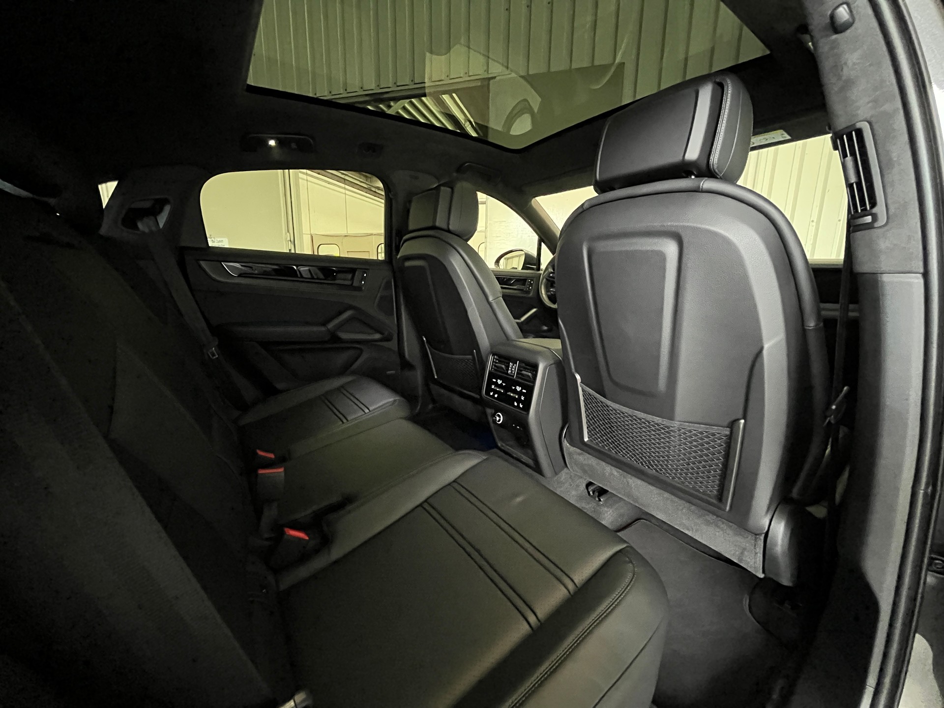 PORSCHE Cayenne Coupé GTS HEAD-UP STANDHEIZUNG AHK HINTERACHSLENKUNG-image-7