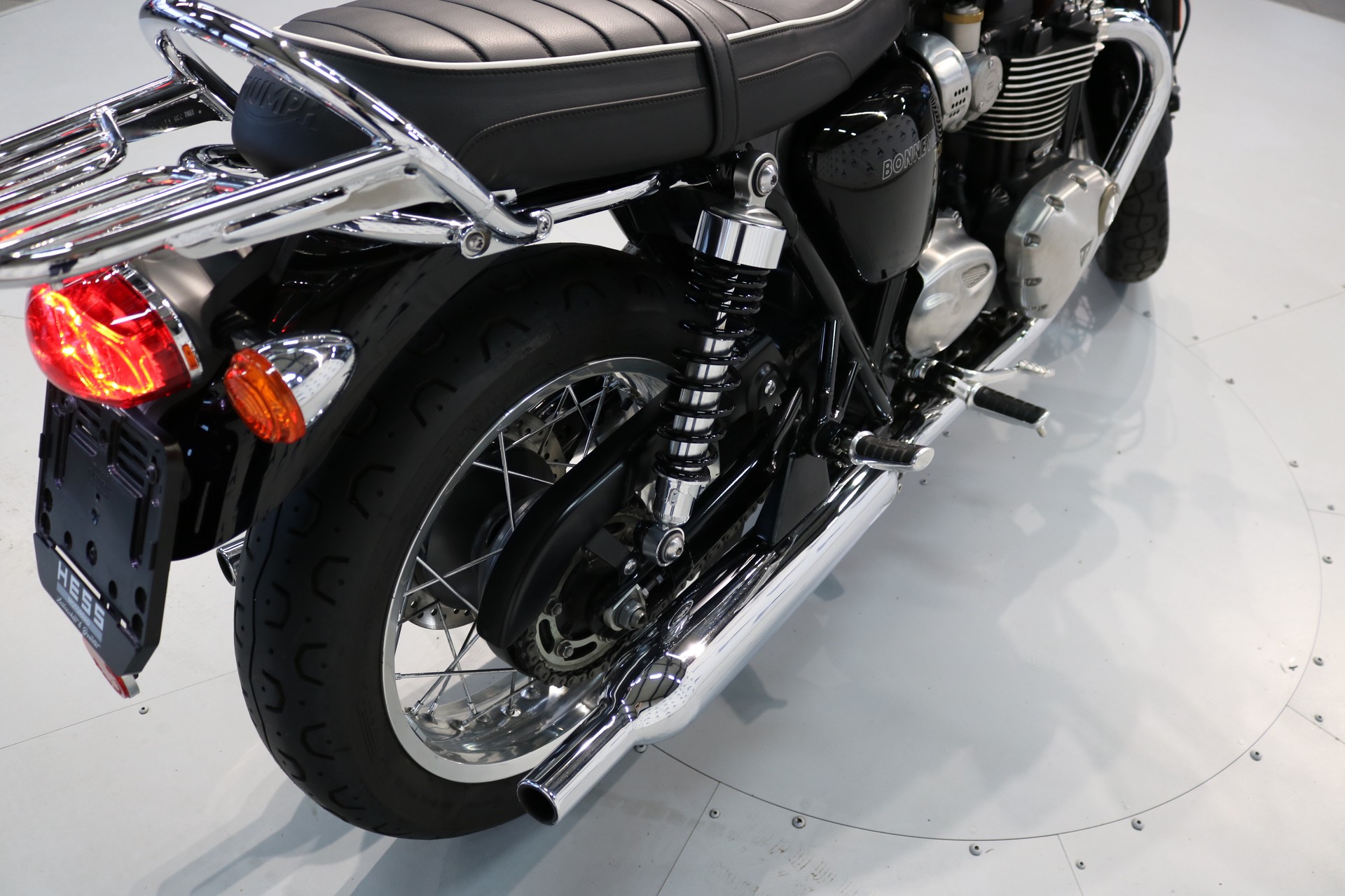 TRIUMPH Bonneville T120-image-14