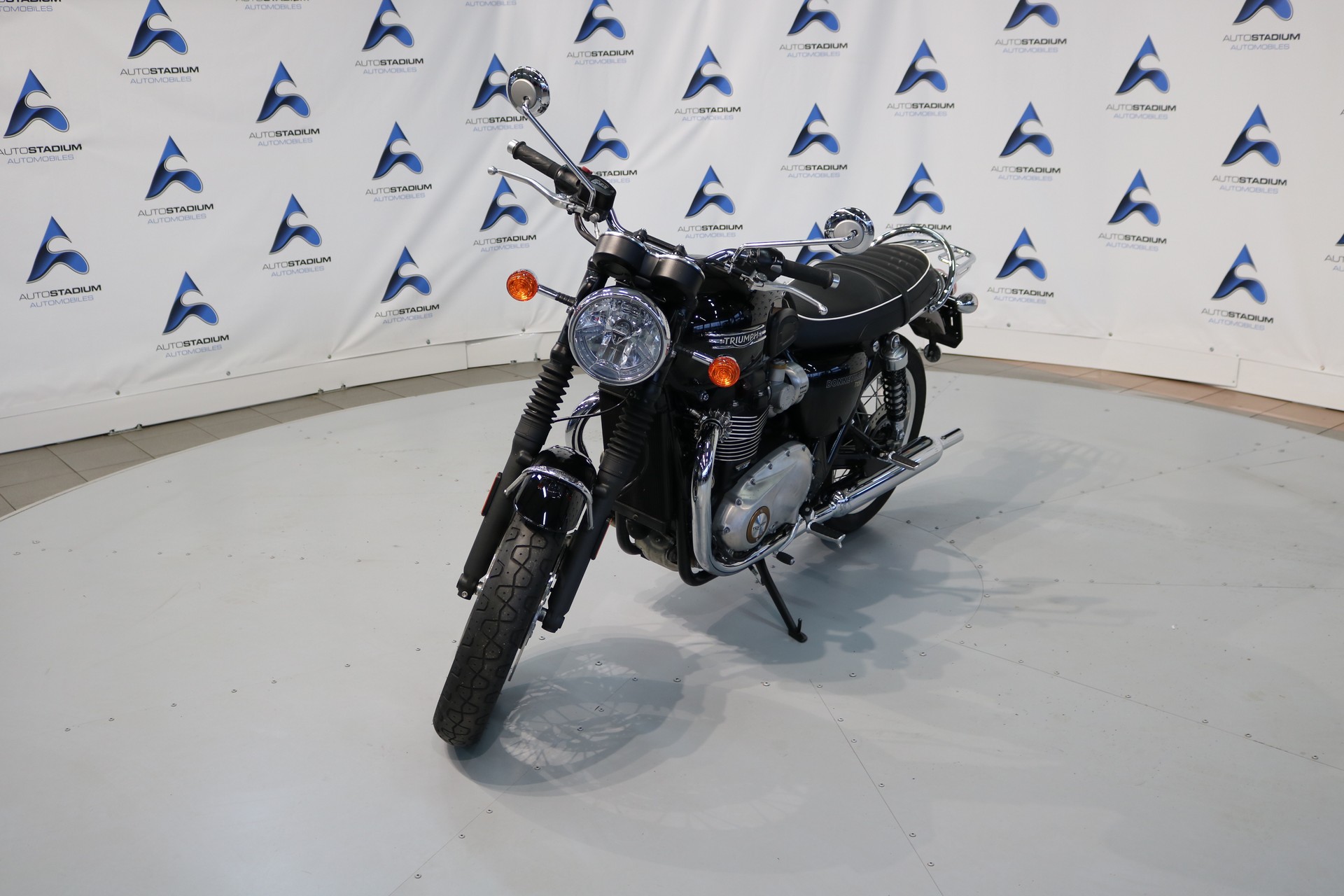 TRIUMPH Bonneville T120-image-1