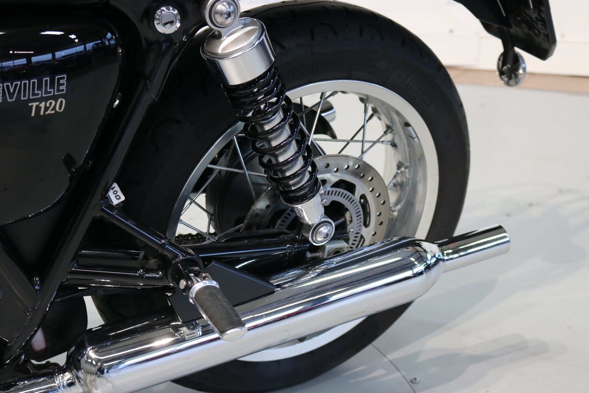 TRIUMPH Bonneville T120-image-6