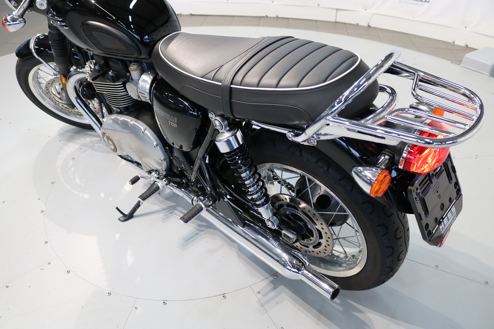 TRIUMPH Bonneville T120-image-15