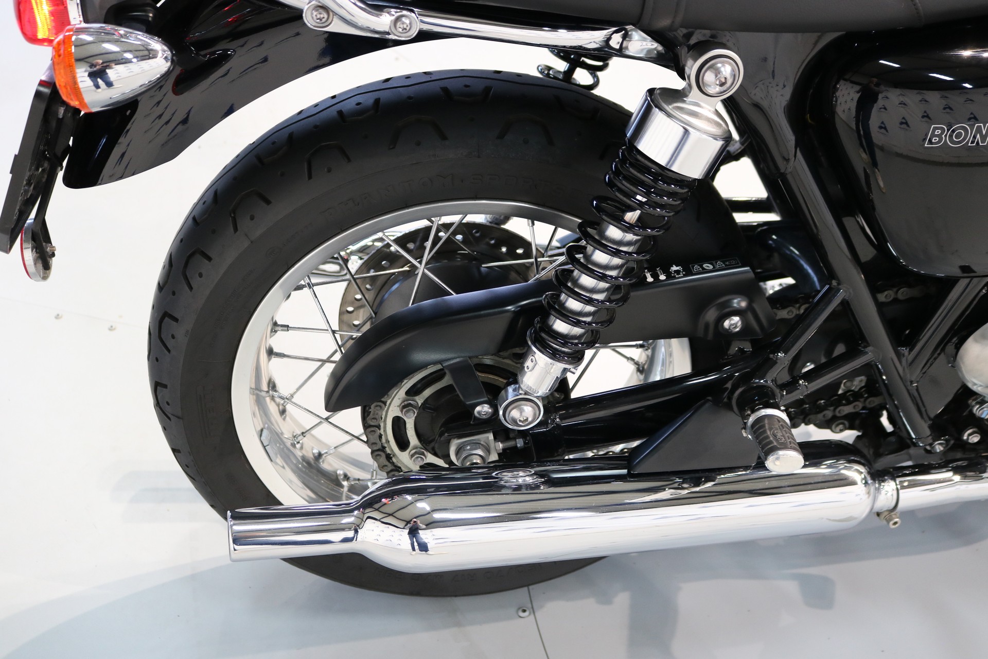TRIUMPH Bonneville T120-image-12