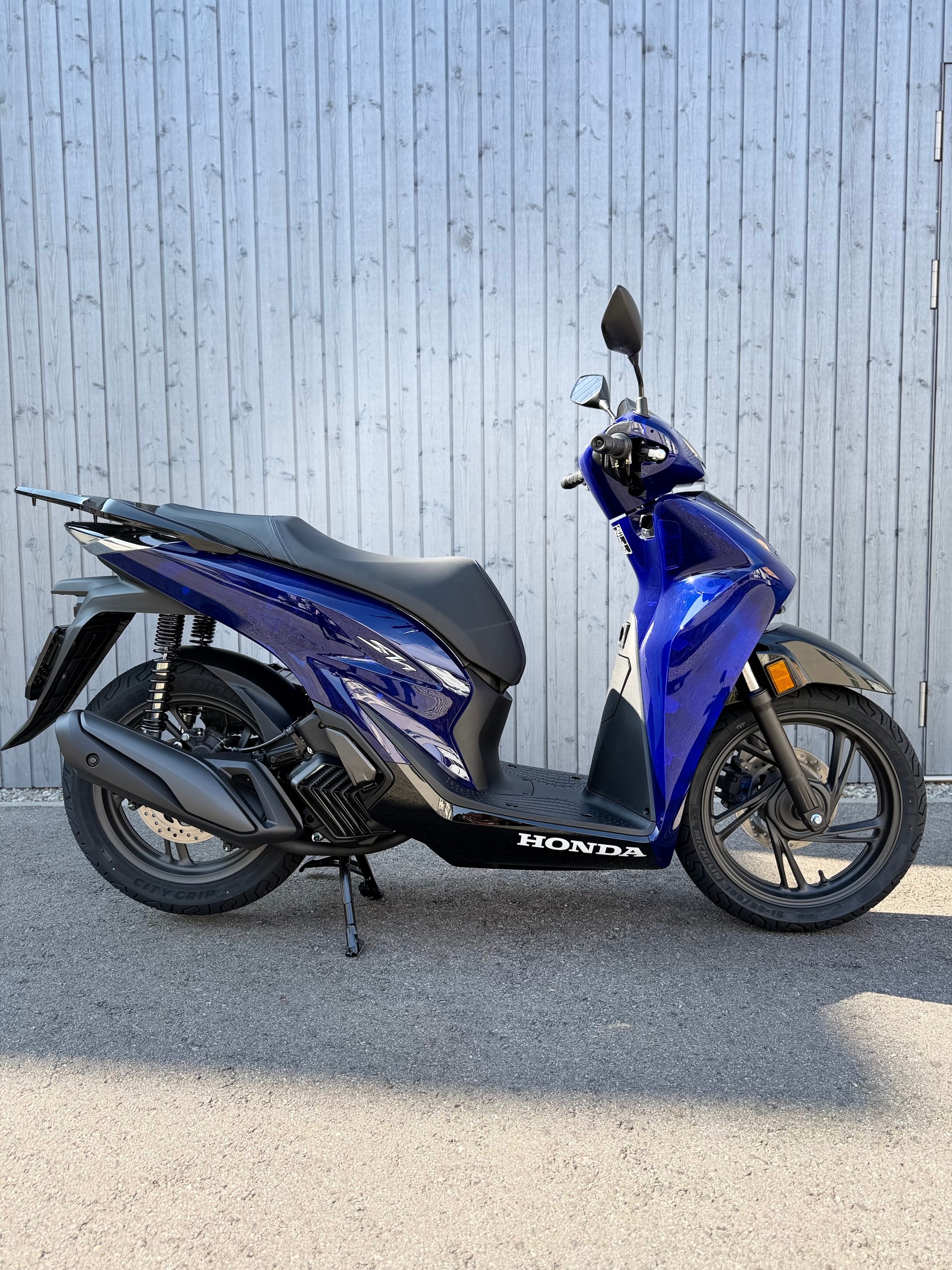 HONDA Vetro-image-0