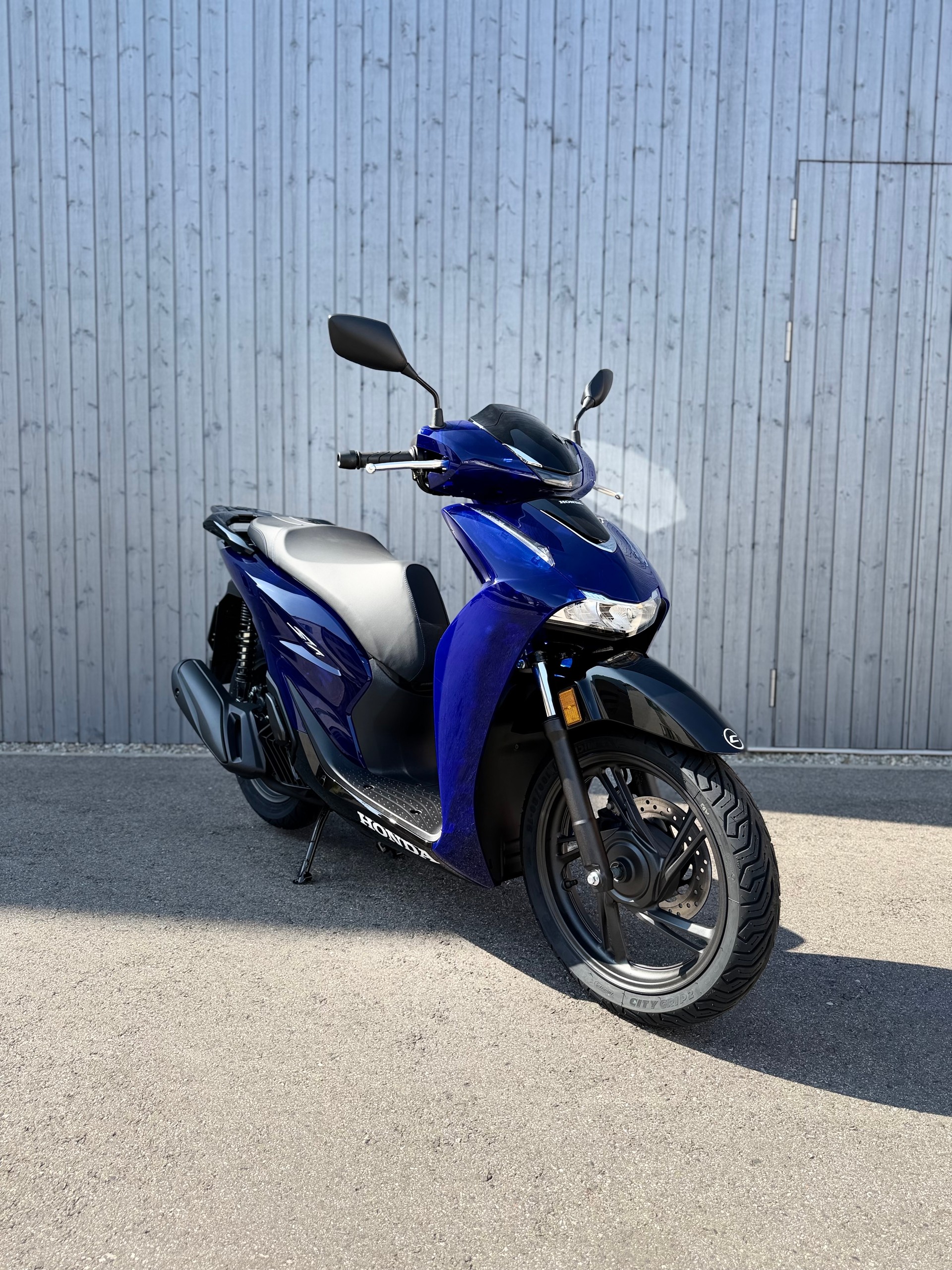 HONDA Vetro-image-1