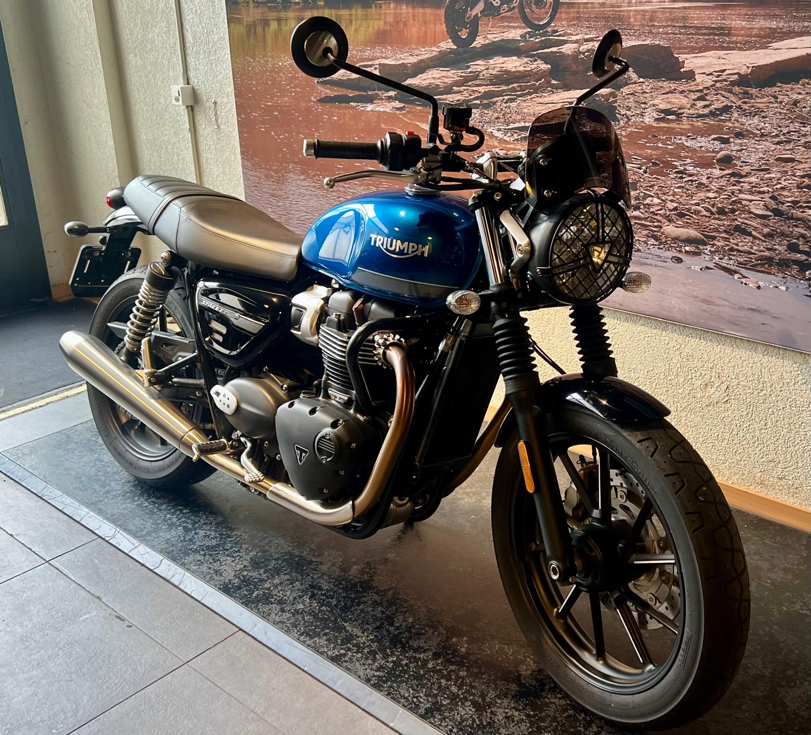 TRIUMPH Street Twin 900-image-1