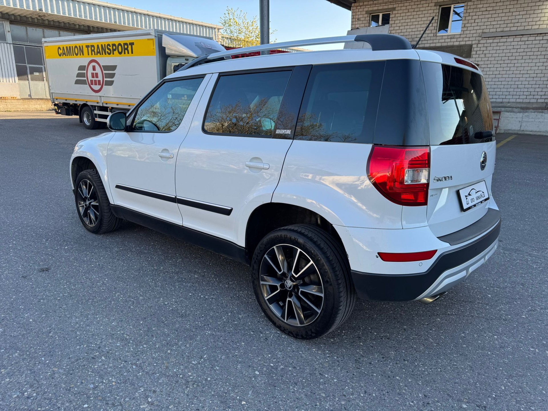 SKODA Yeti 2.0 TDI Outdoor Adventure 4x4 DSG-image-4