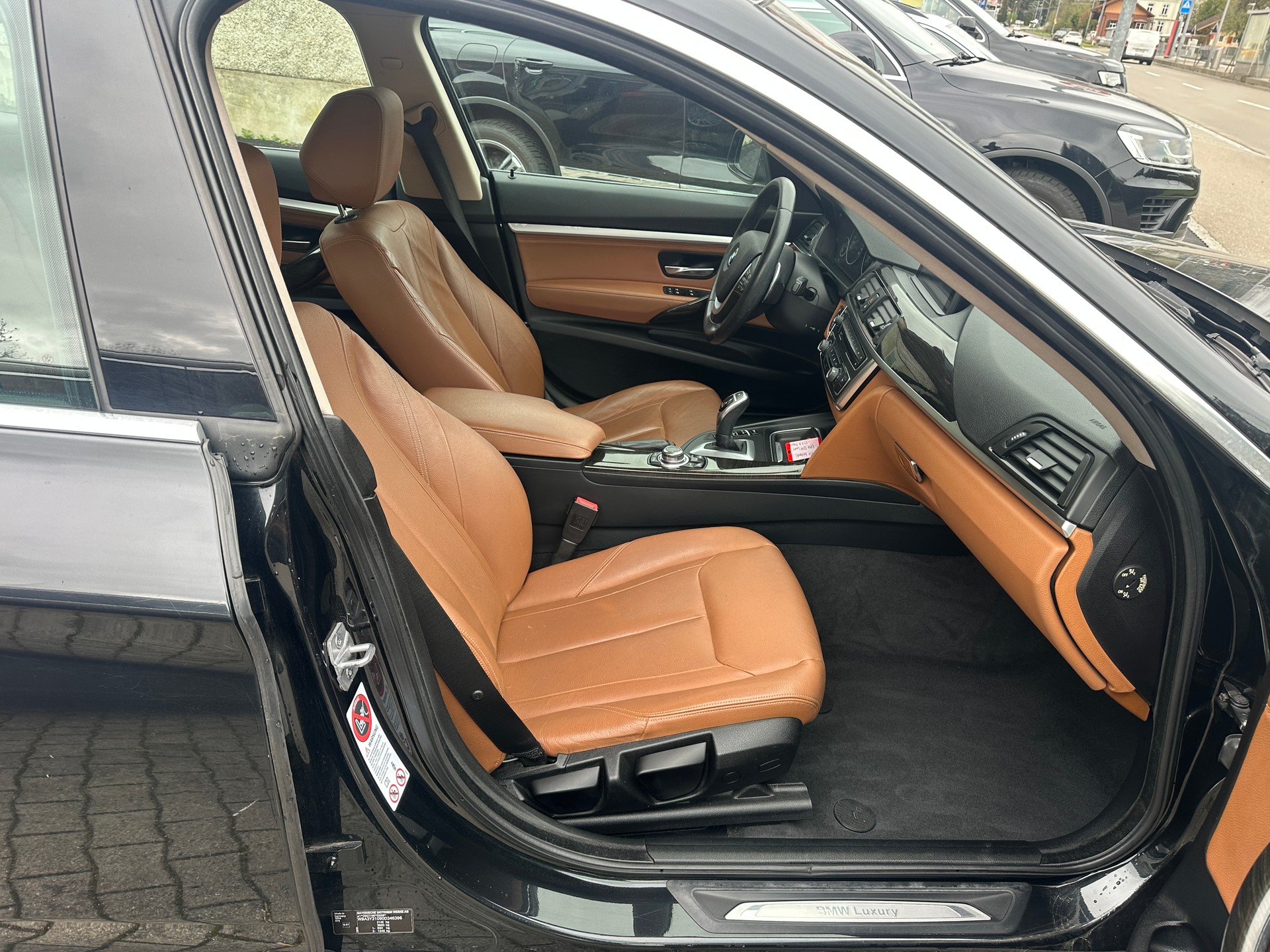 BMW 320d GT Luxury Line Steptronic-image-13