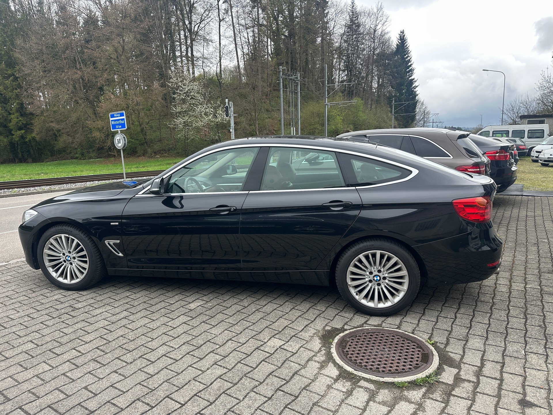 BMW 320d GT Luxury Line Steptronic-image-8