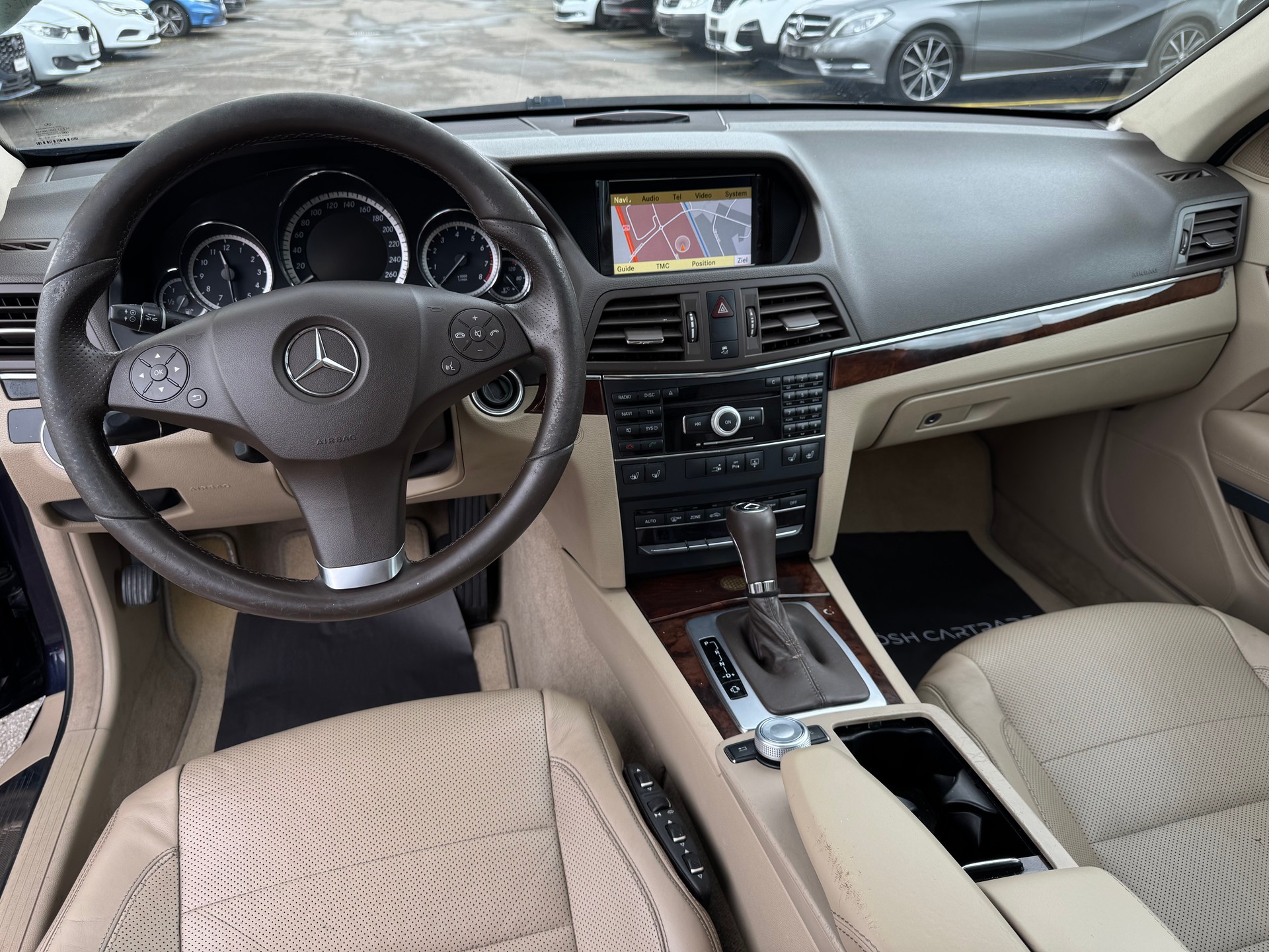 MERCEDES-BENZ E 350 CGI BlueEfficiency 7G-Tronic-image-11