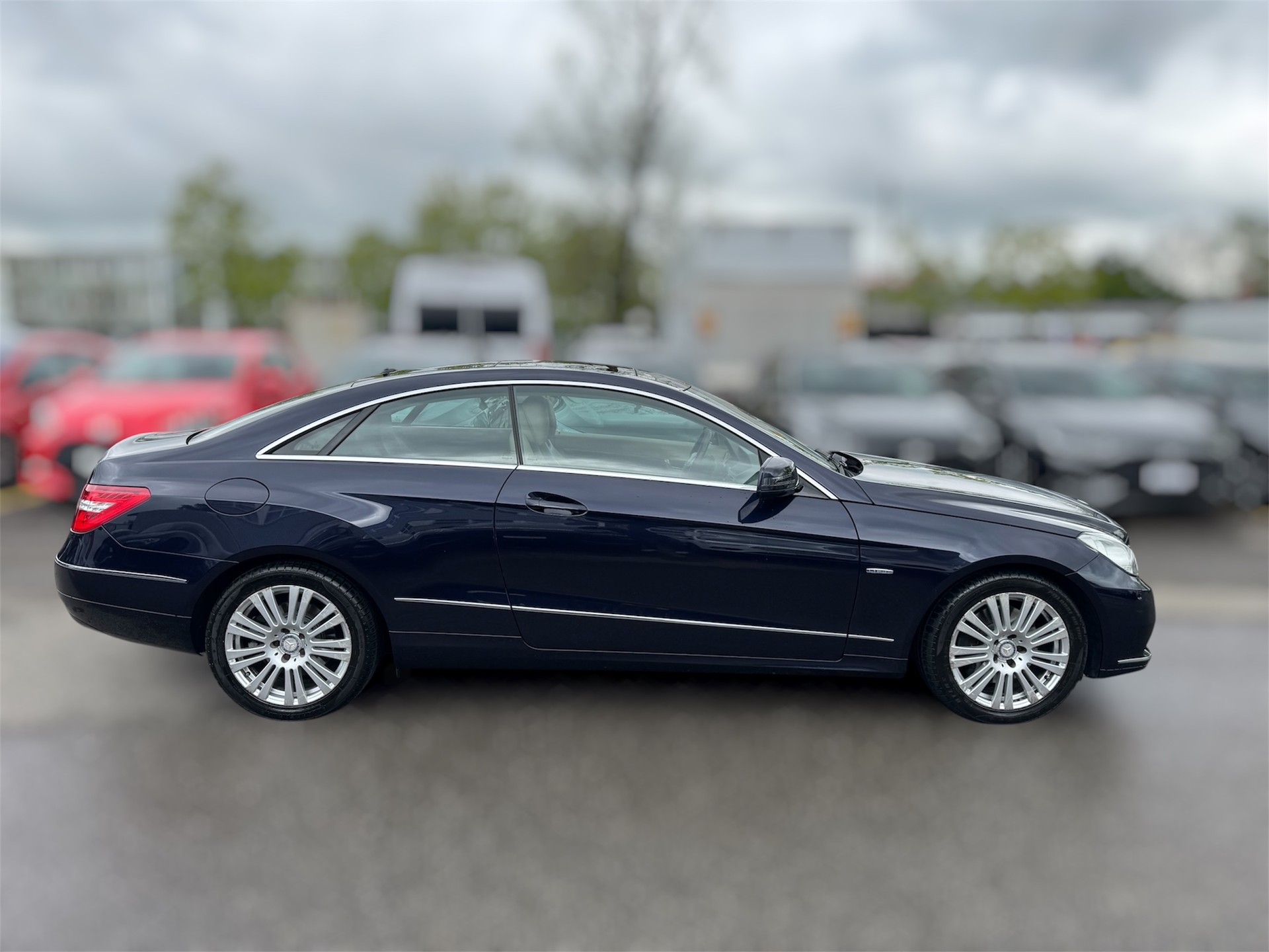 MERCEDES-BENZ E 350 CGI BlueEfficiency 7G-Tronic-image-2