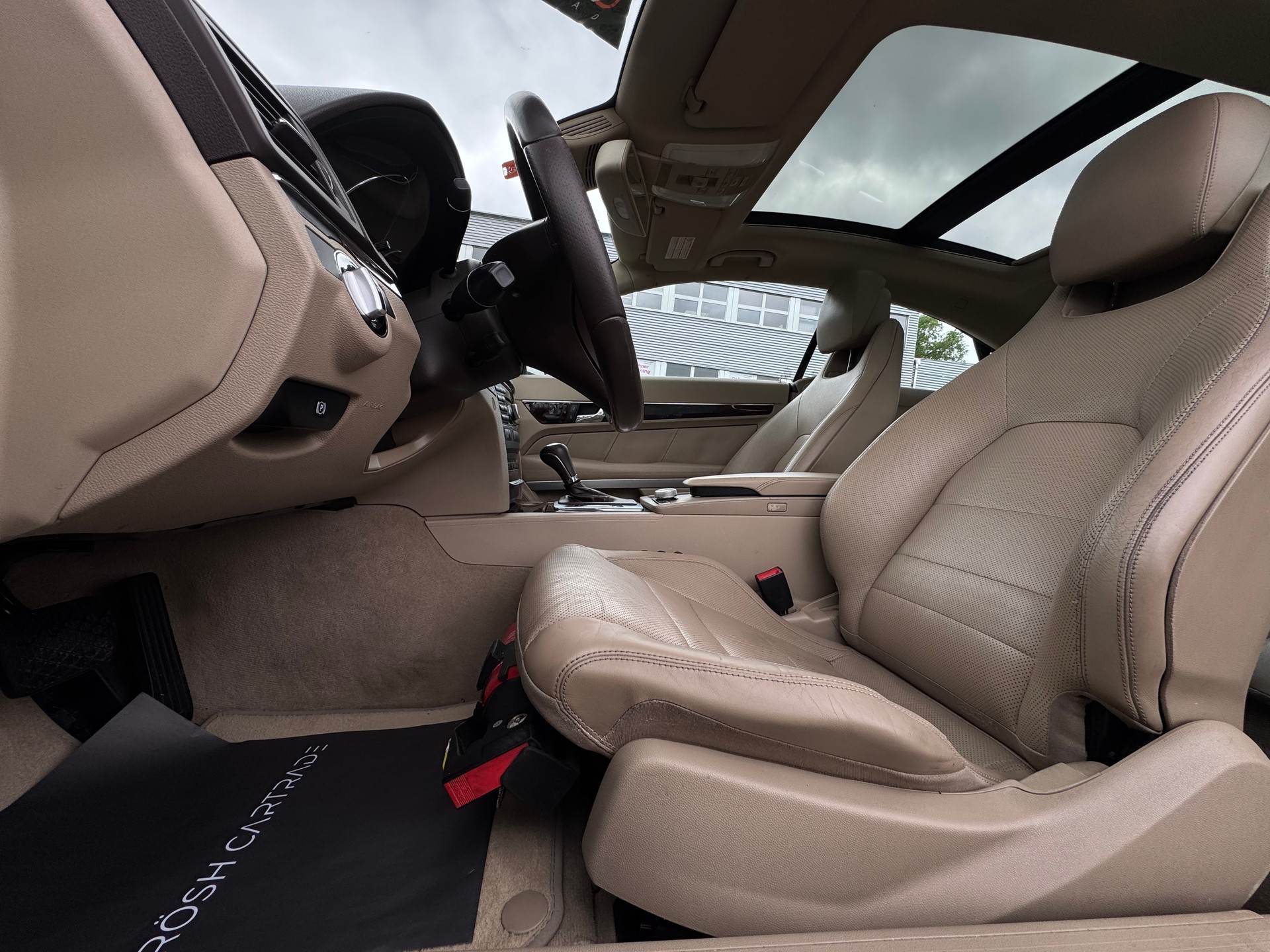 MERCEDES-BENZ E 350 CGI BlueEfficiency 7G-Tronic-image-13