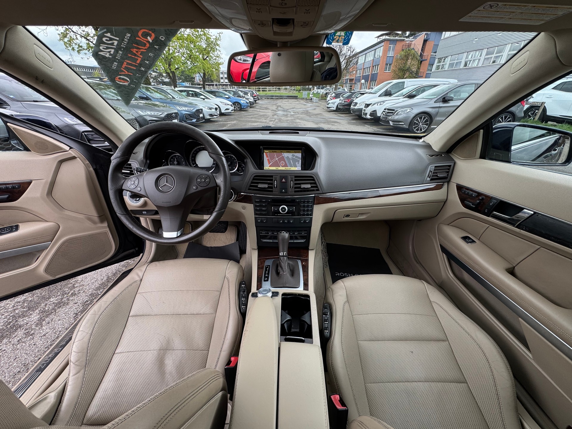 MERCEDES-BENZ E 350 CGI BlueEfficiency 7G-Tronic-image-10