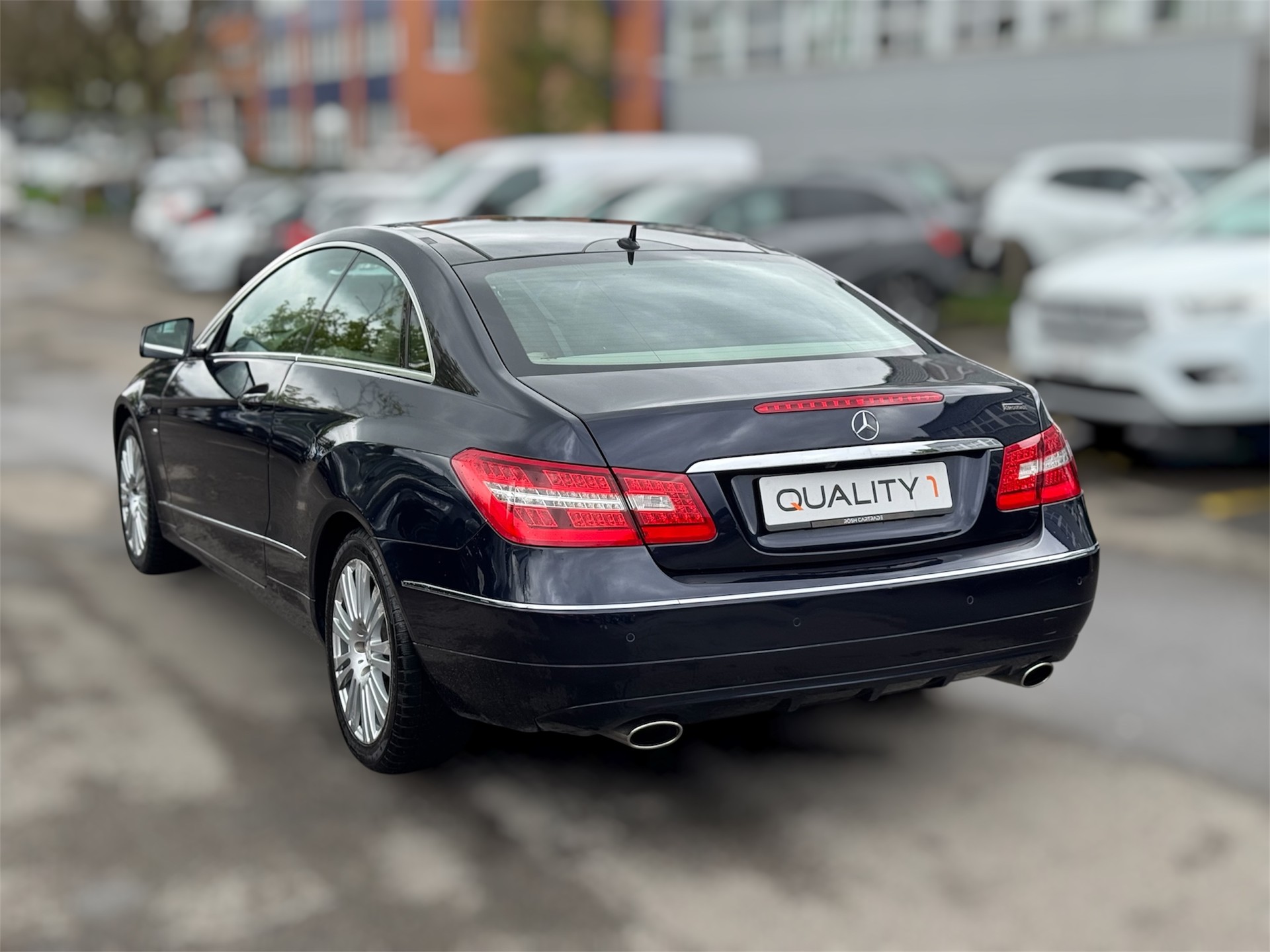 MERCEDES-BENZ E 350 CGI BlueEfficiency 7G-Tronic-image-6
