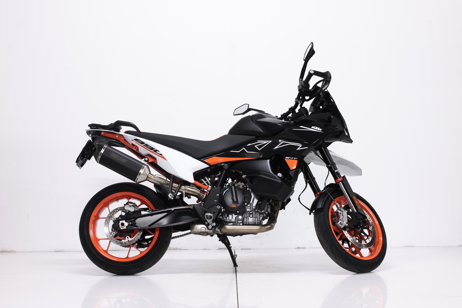 KTM 890 SMT-image-1
