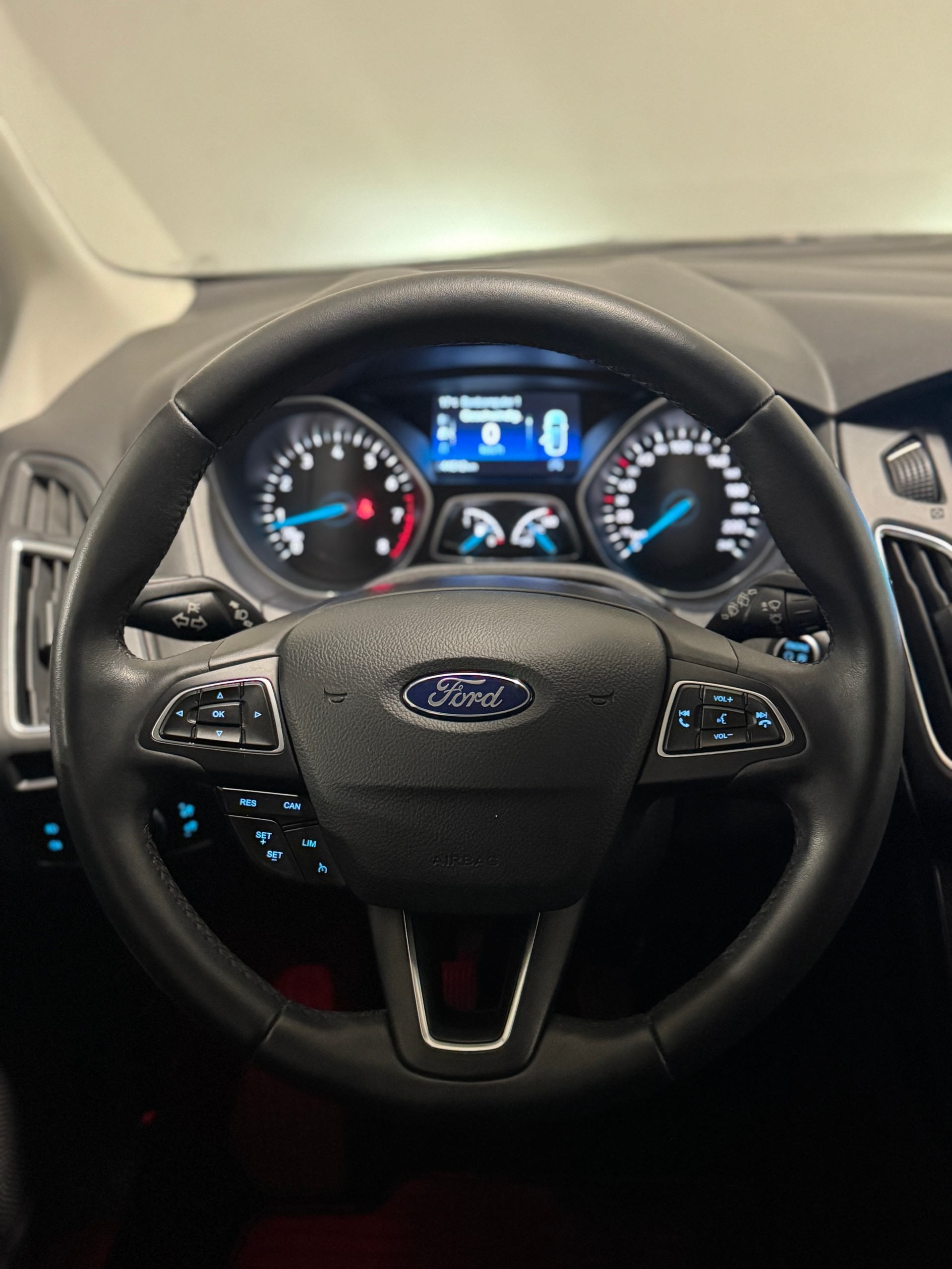 FORD Focus 1.5 SCTi Business-image-10