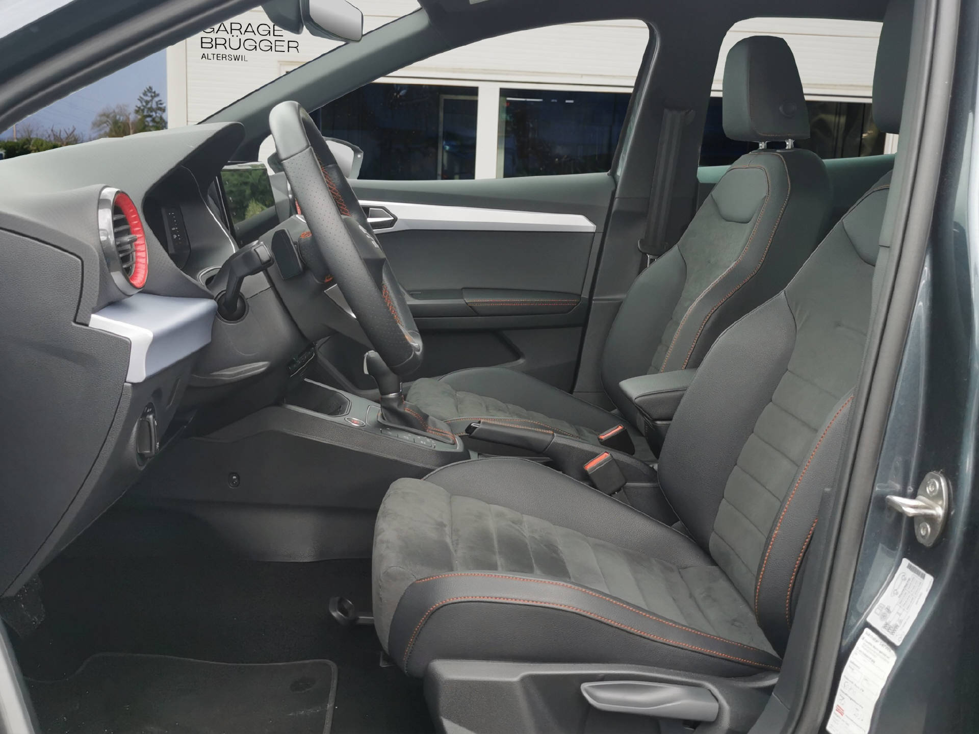 SEAT Ibiza 1.0 TSI 110 FR DSG-image-2