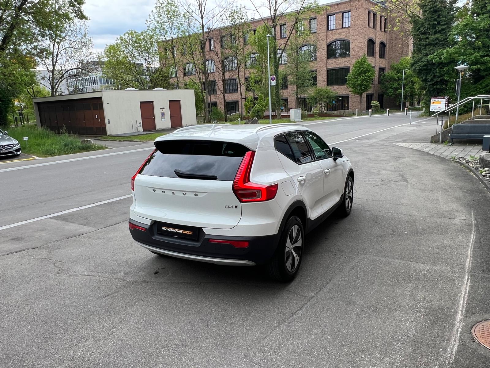 VOLVO XC40 B4 Benzin Mild Hybrid AWD Momentum Geartronic-image-4