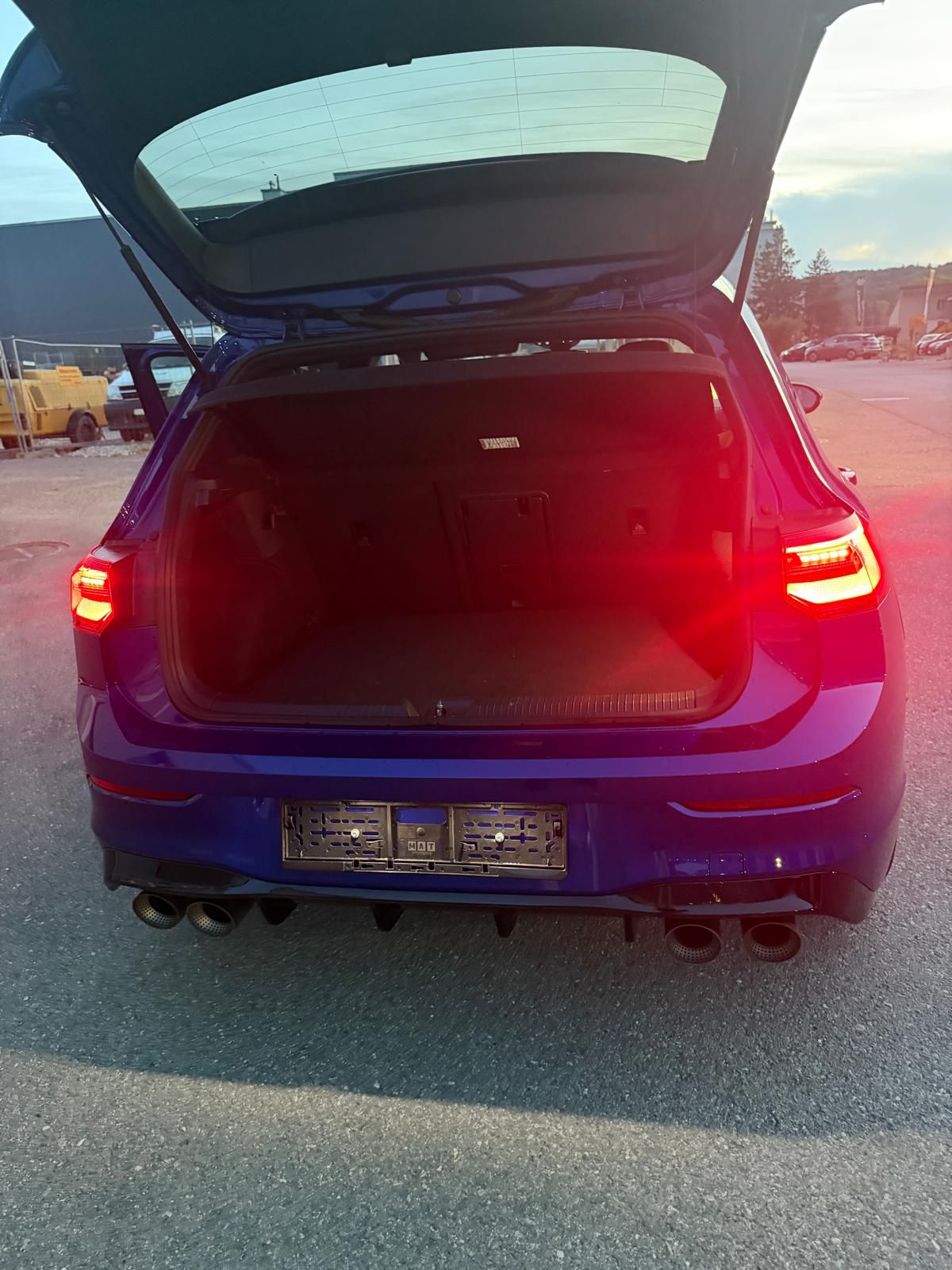 VW Golf 2.0 TSI R DSG 4Motion-image-13