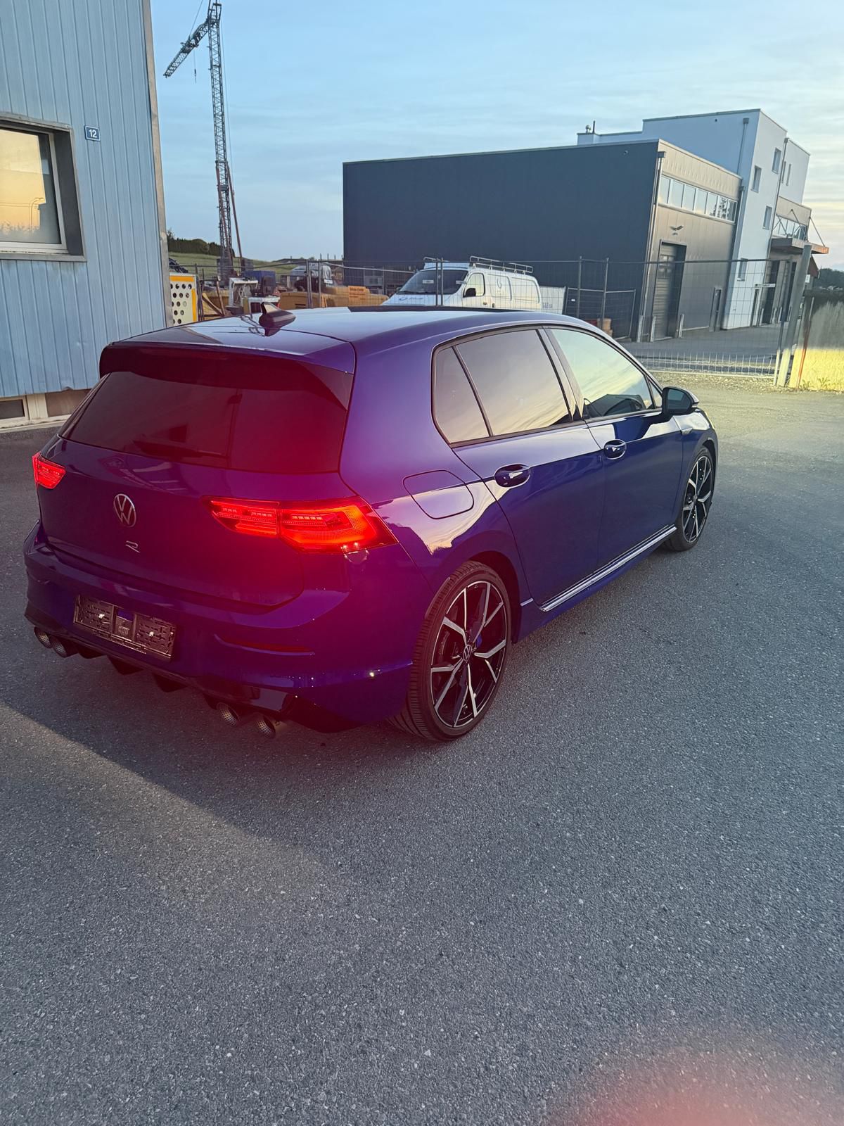 VW Golf 2.0 TSI R DSG 4Motion-image-7