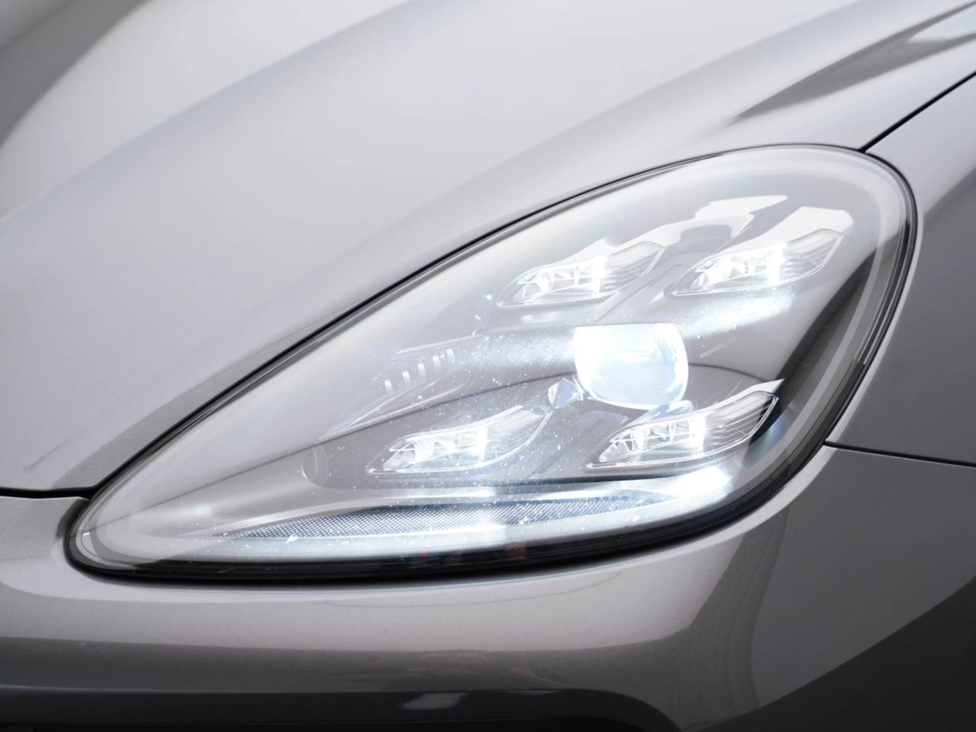 PORSCHE Cayenne E-Hybrid Coupé-image-11