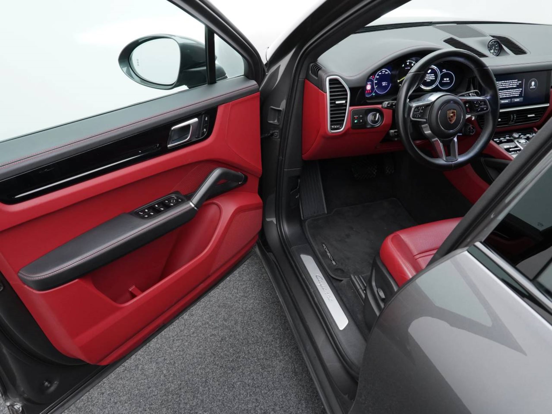 PORSCHE Cayenne E-Hybrid Coupé-showroom-element-3