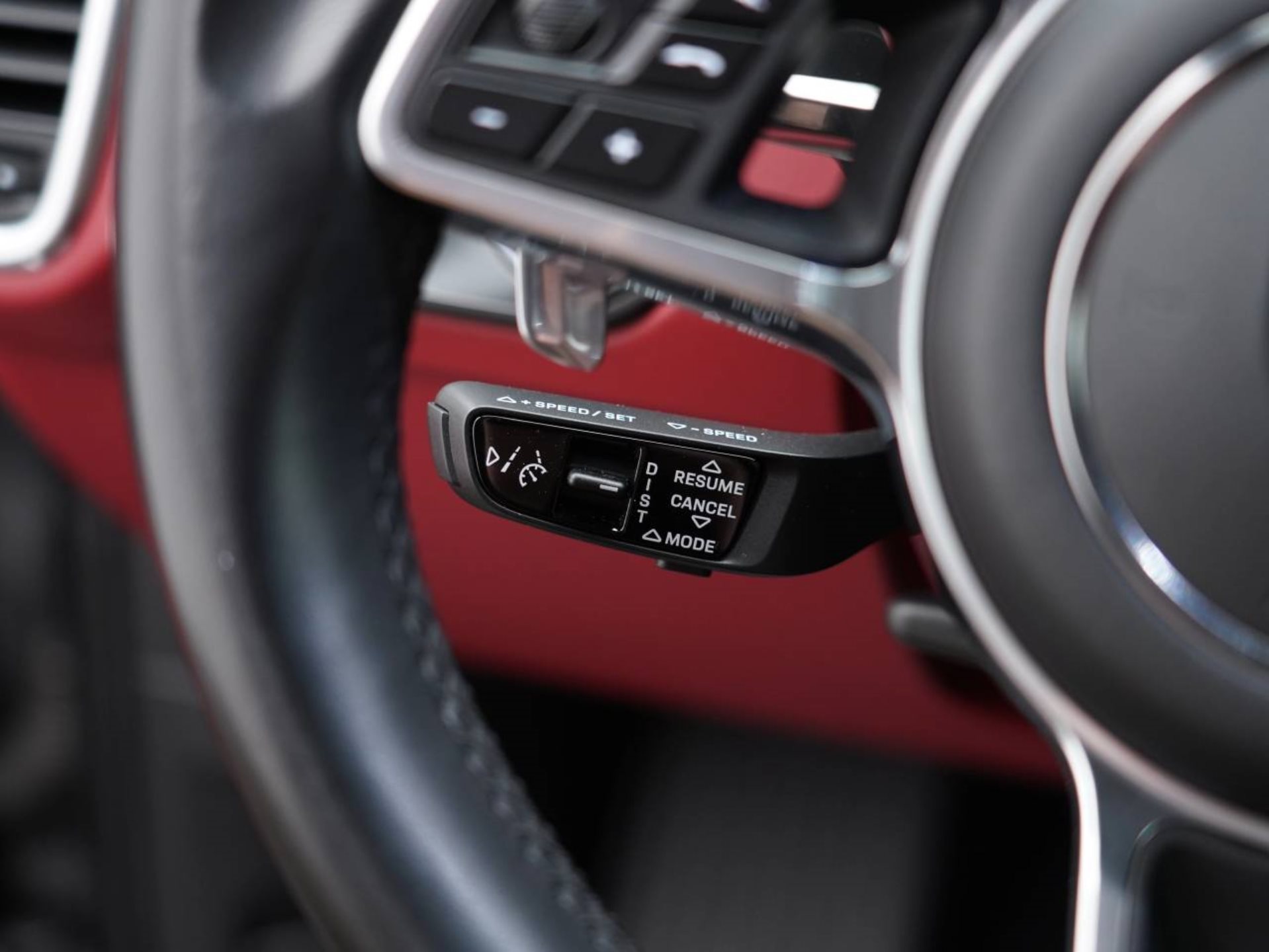 PORSCHE Cayenne E-Hybrid Coupé-image-30