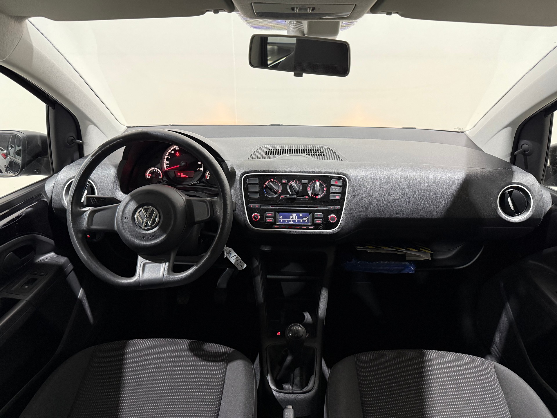 VW Up 1.0 move up-image-11
