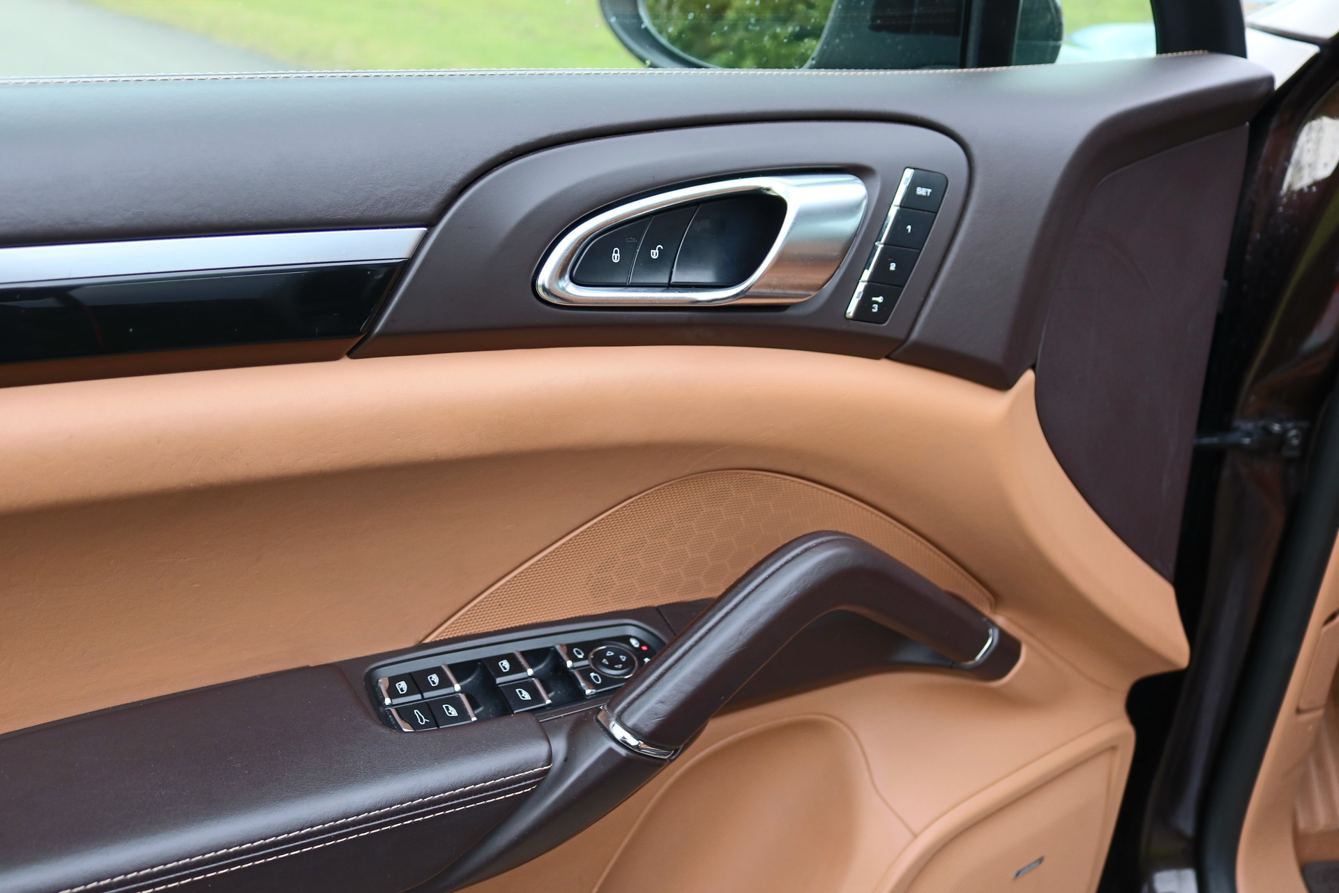 PORSCHE Cayenne S Diesel-image-10
