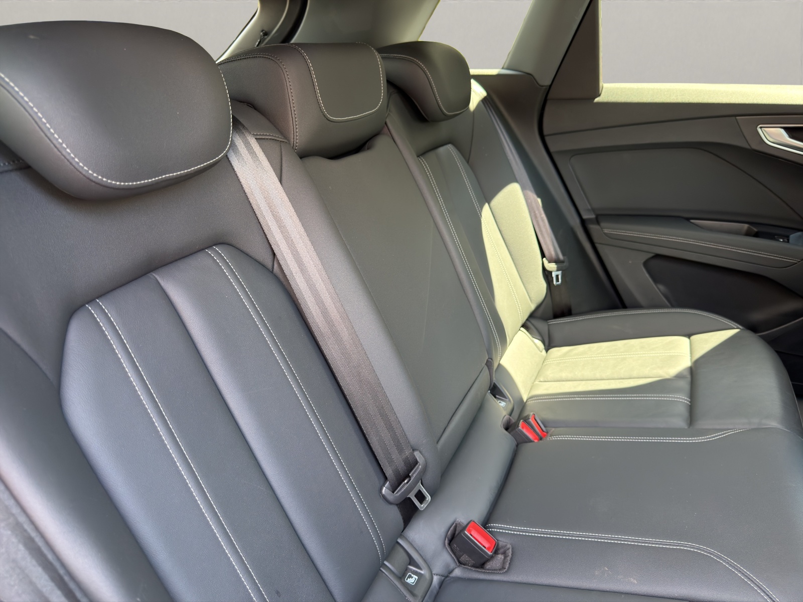 AUDI Q4 e-tron 50 quattro-image-13