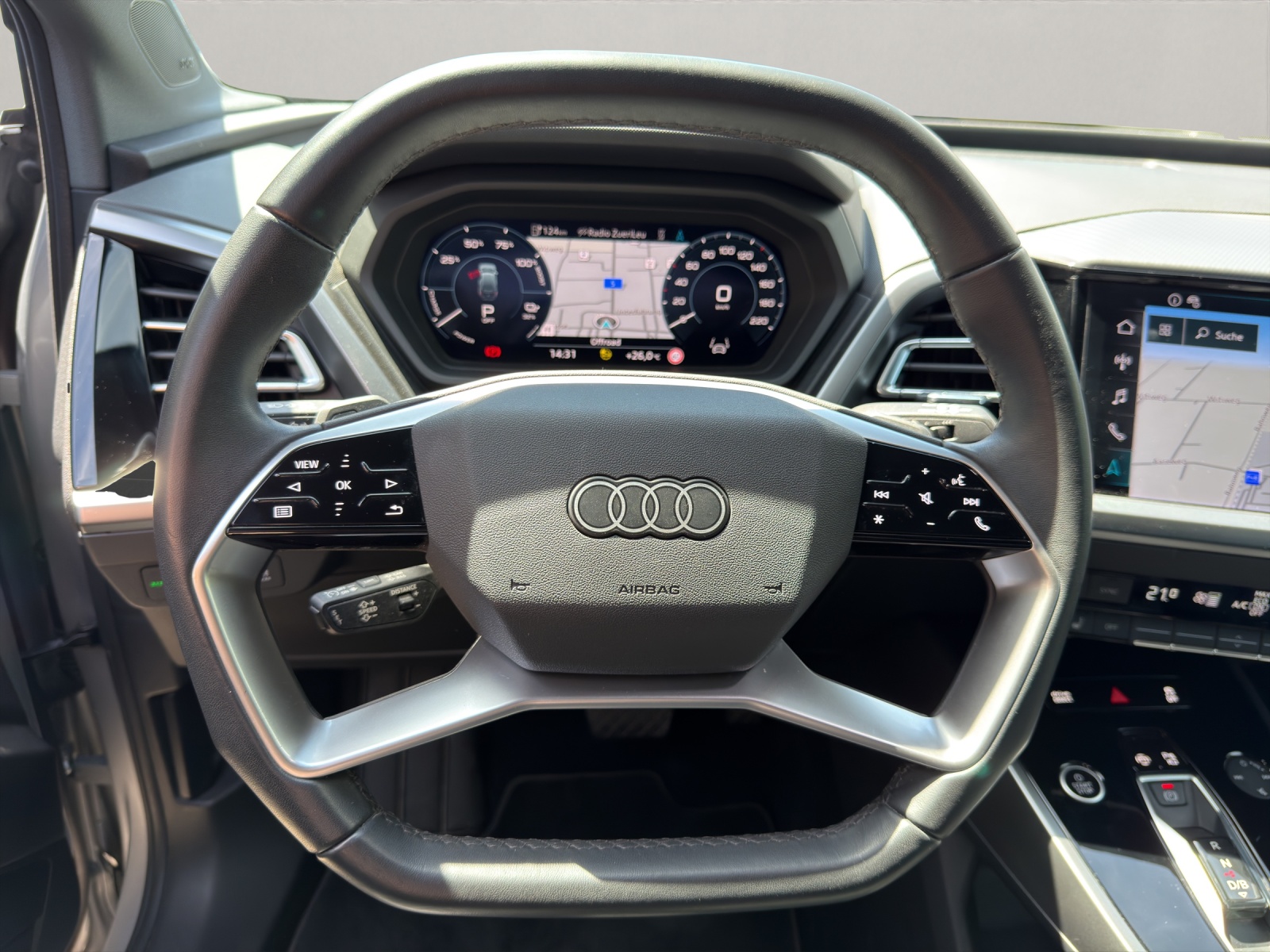 AUDI Q4 e-tron 50 quattro-image-10